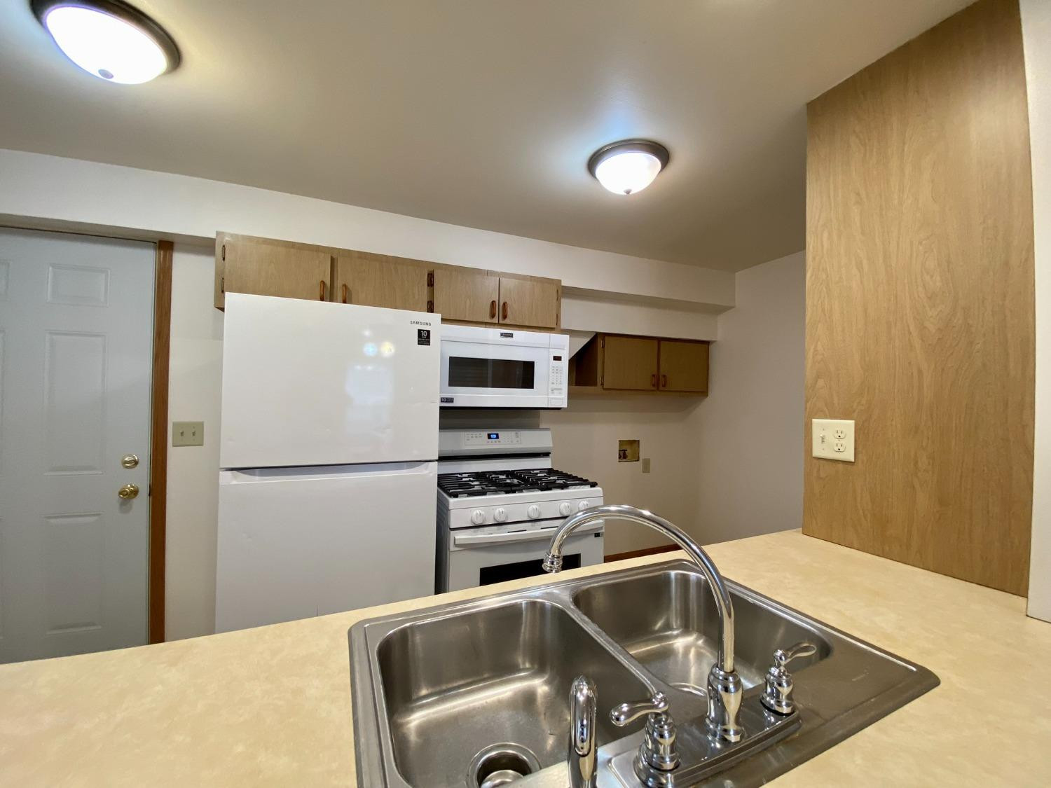 413 E 10th Street
