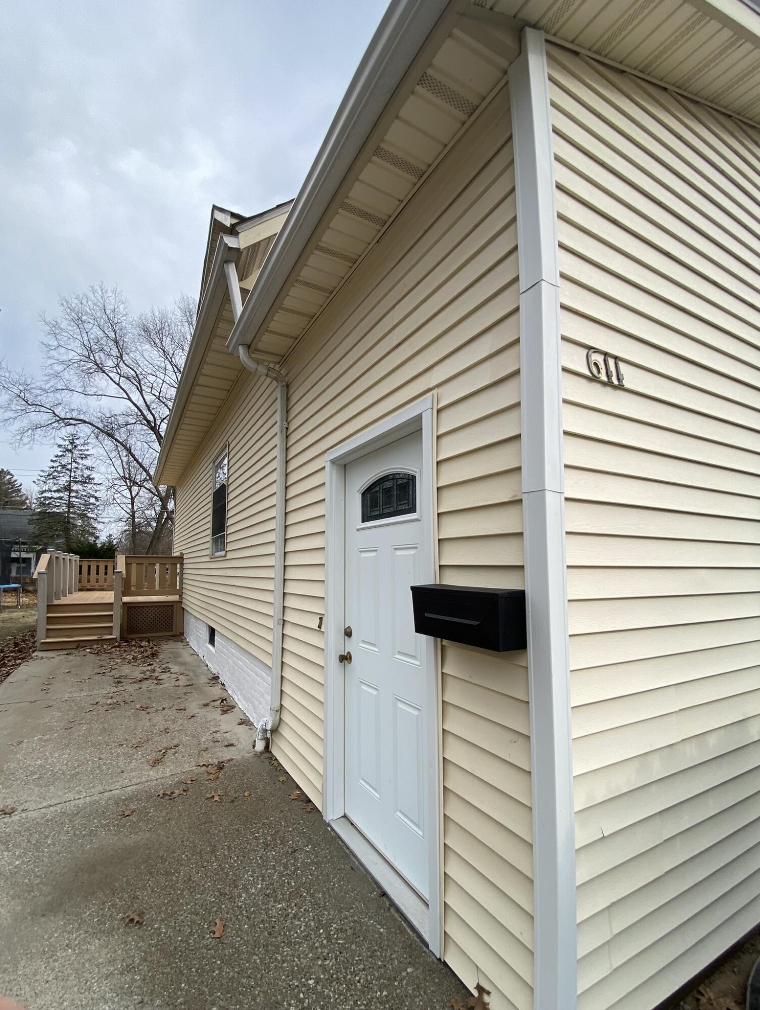 611 N Pleasant Avenue