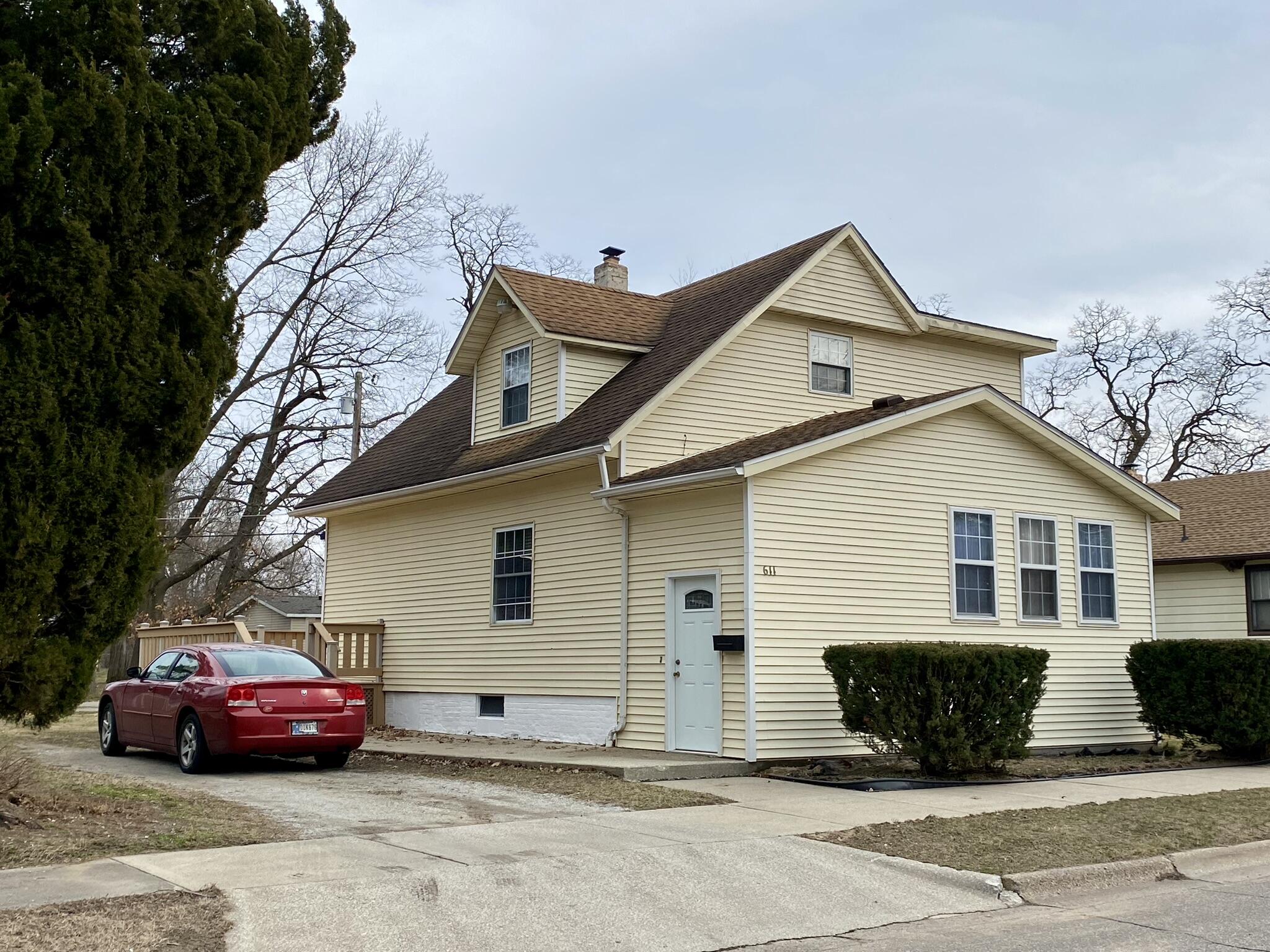 611 N Pleasant Avenue
