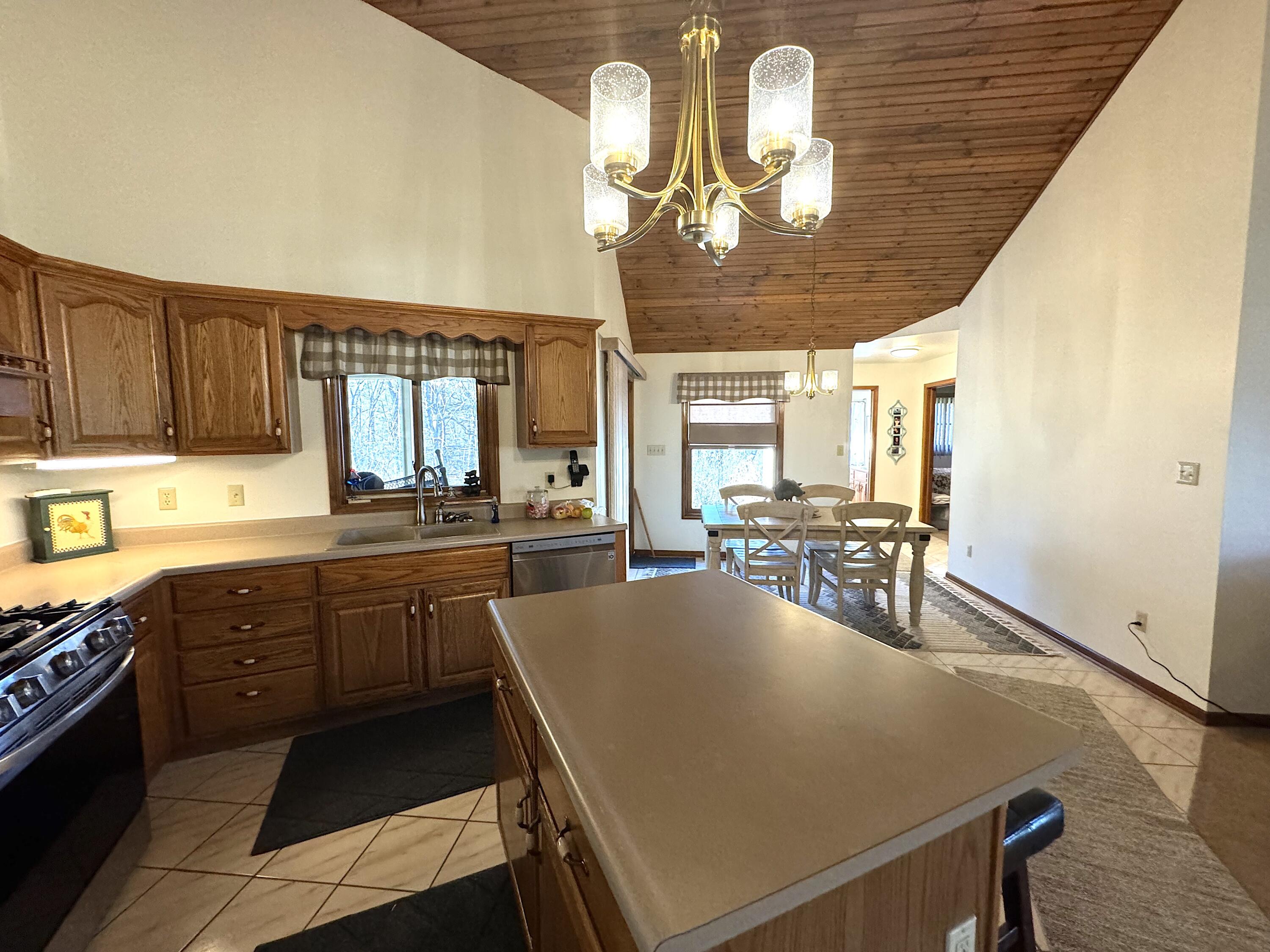 16314 Lakewood Street