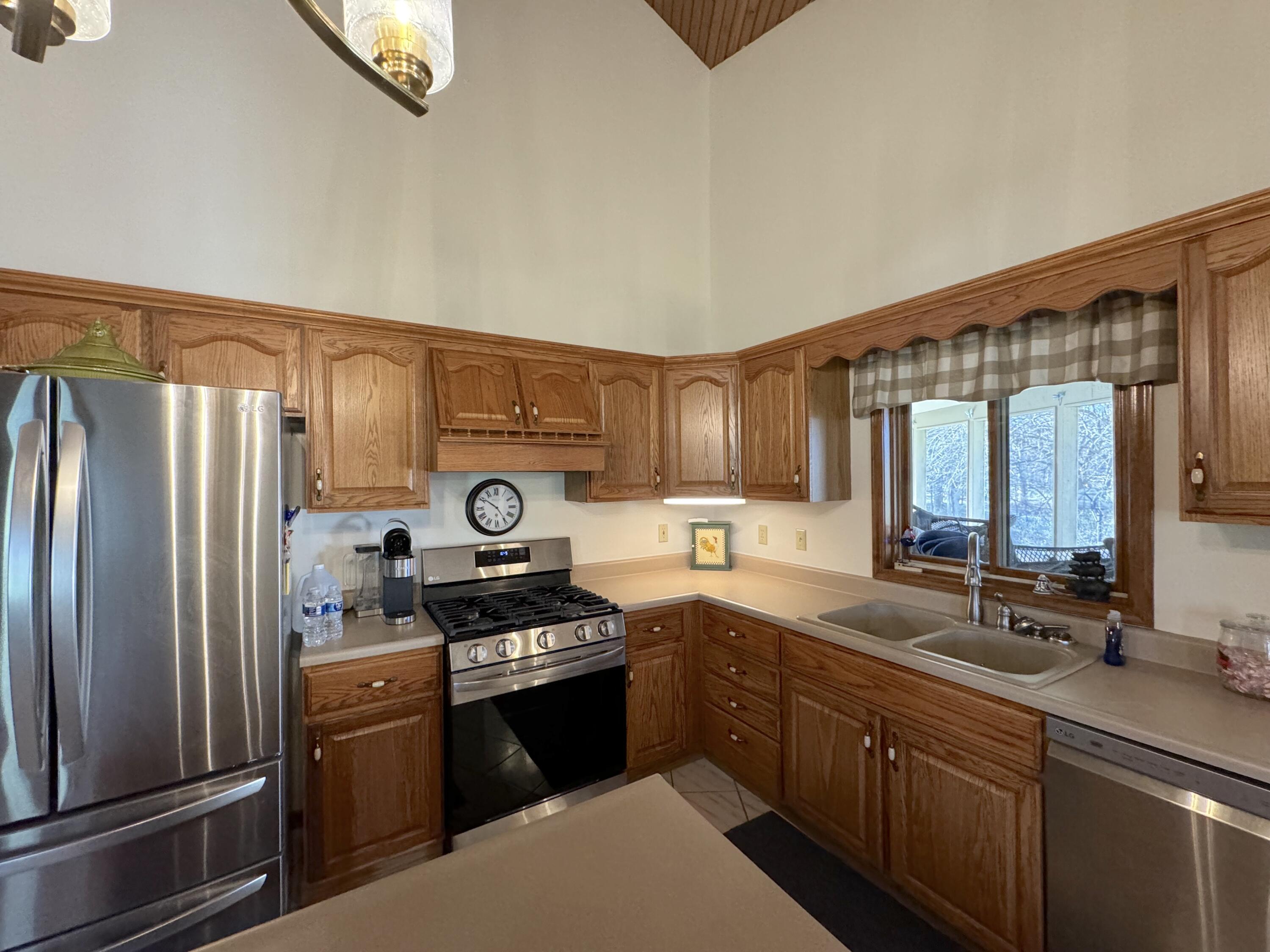 16314 Lakewood Street