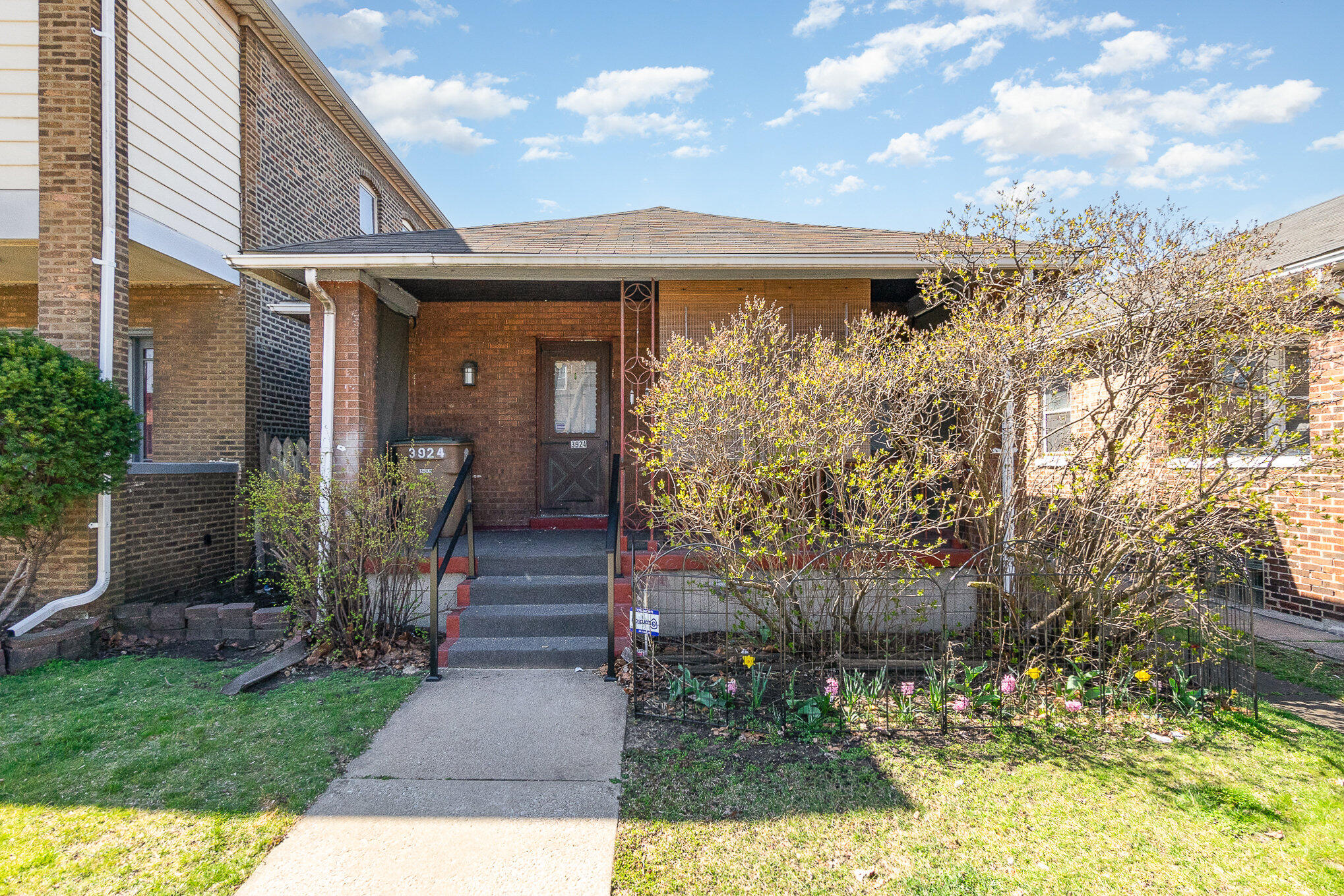 3924 Hemlock Street