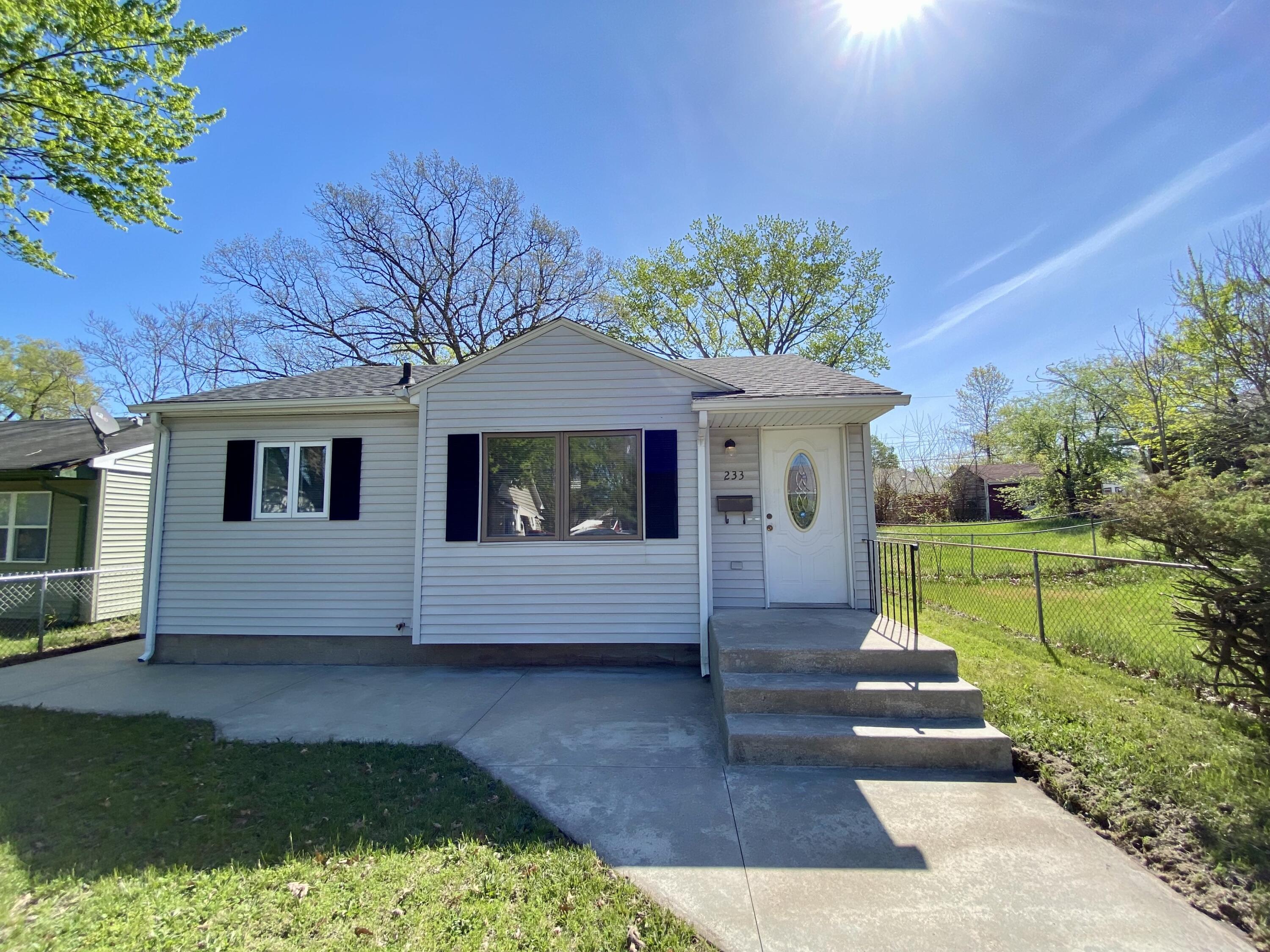 233 Ridgeland Avenue