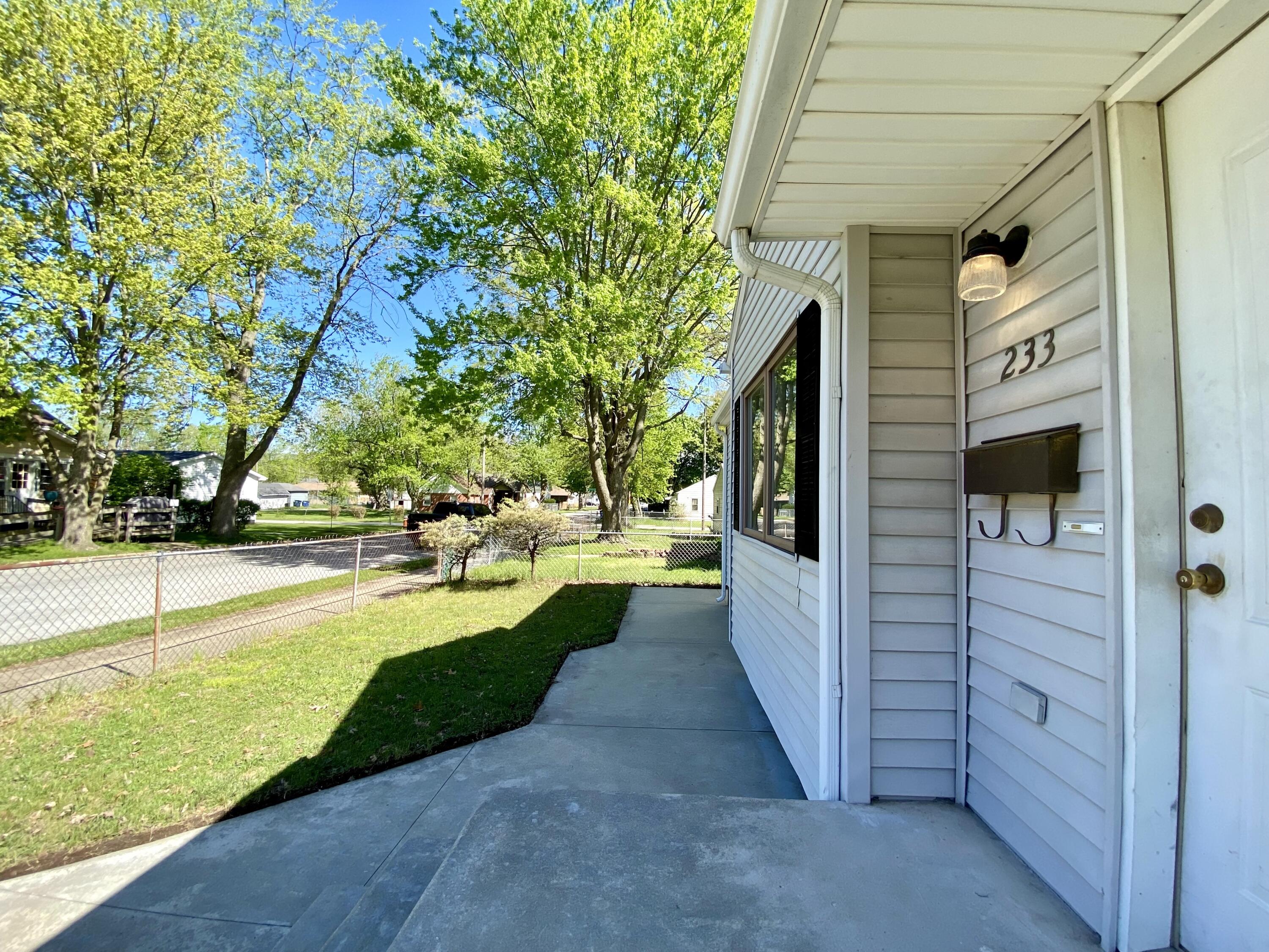 233 Ridgeland Avenue