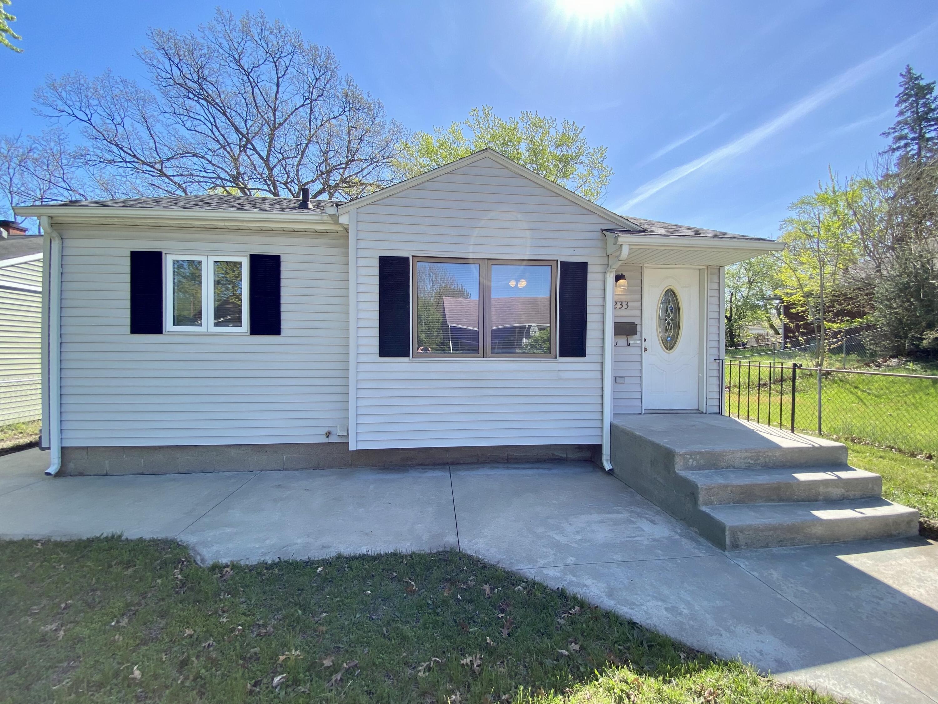 233 Ridgeland Avenue