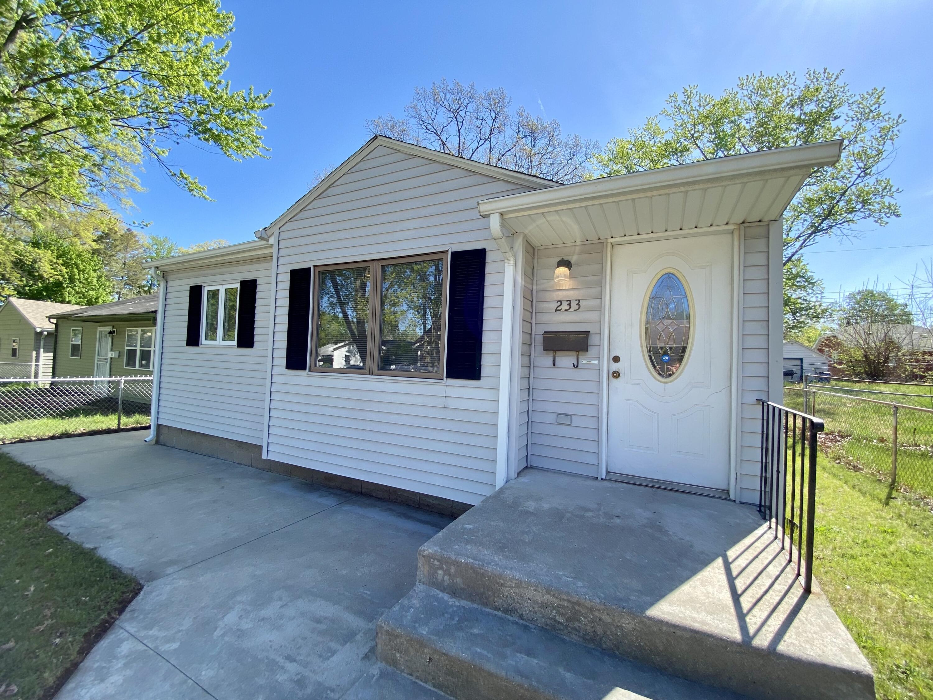 233 Ridgeland Avenue