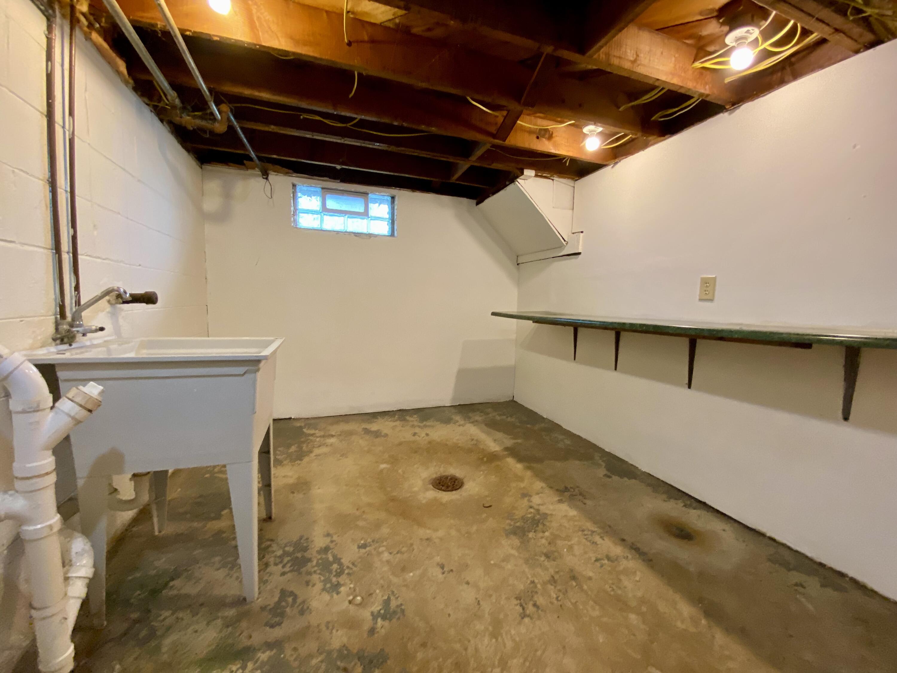233 Ridgeland Avenue