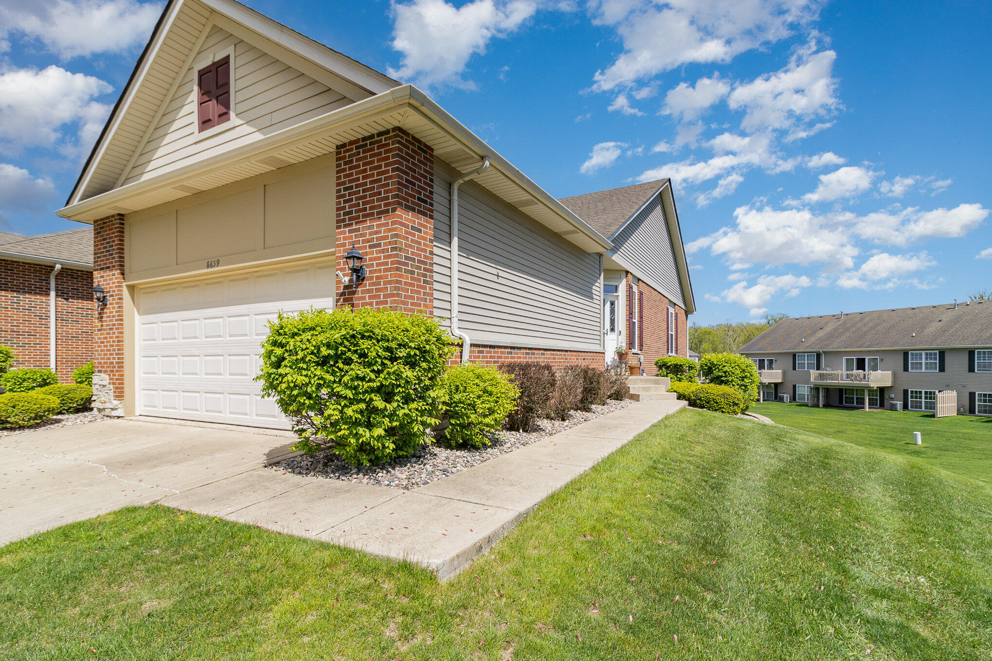 8659 Lake Hills Drive