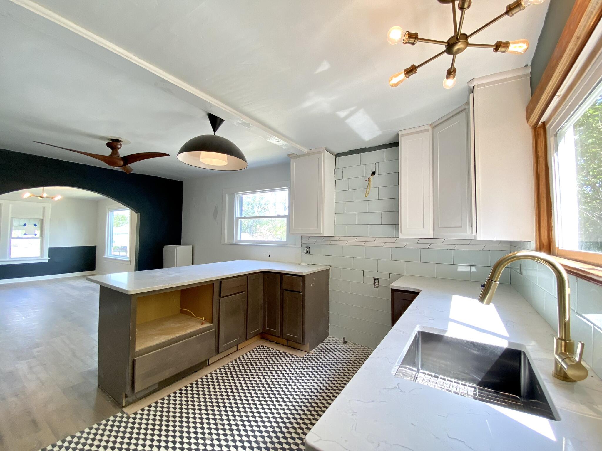 601 E 11th Street