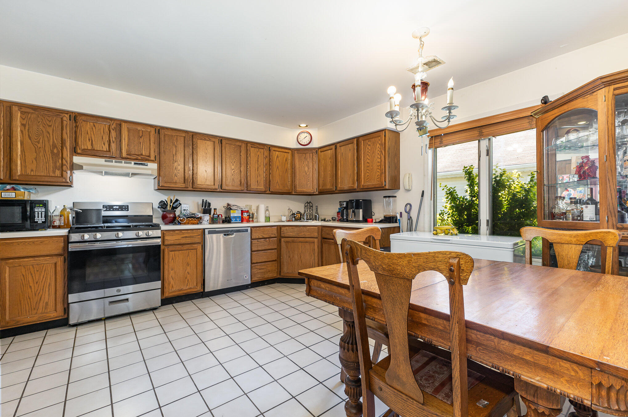 928 Woodhollow Drive