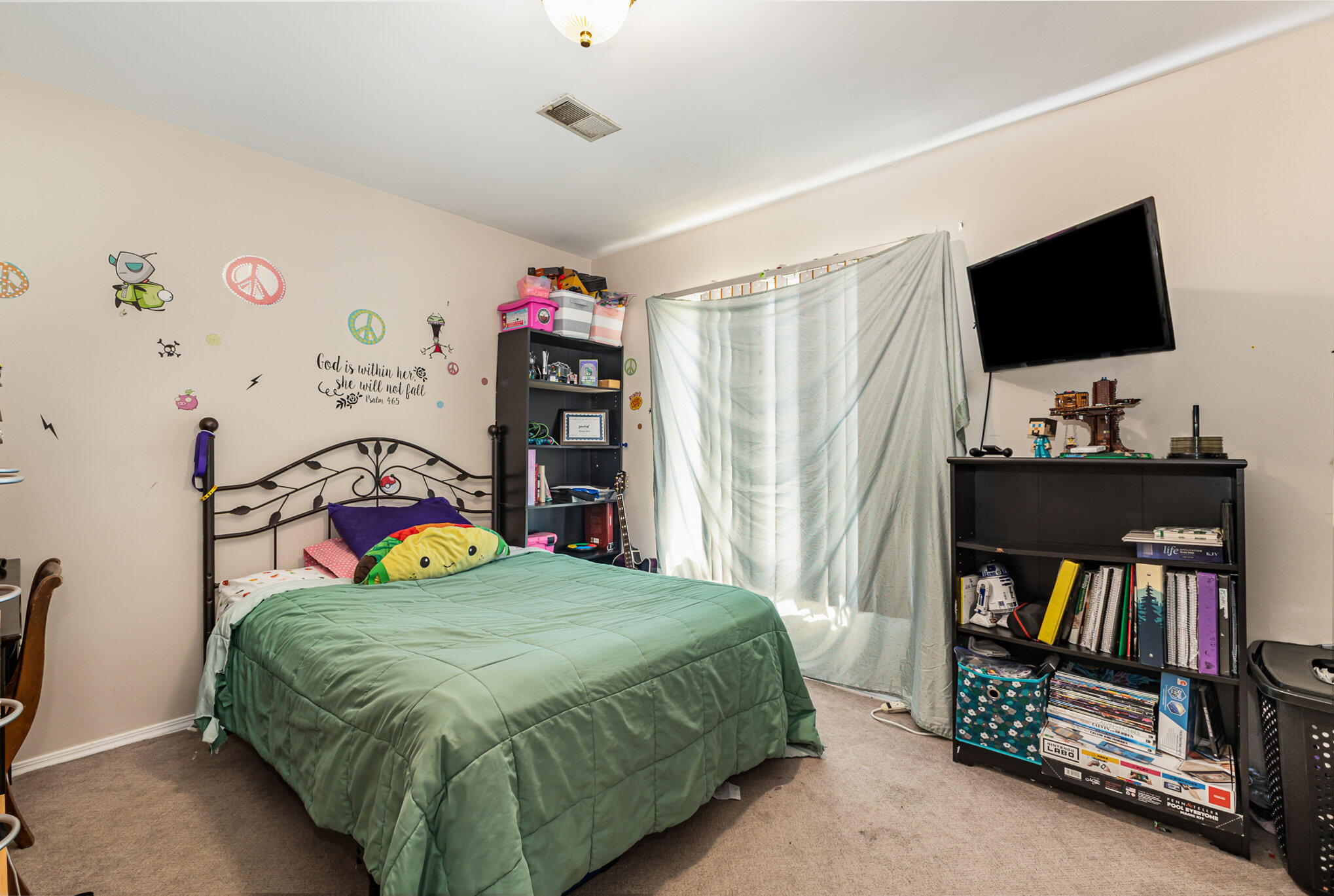 928 Woodhollow Drive