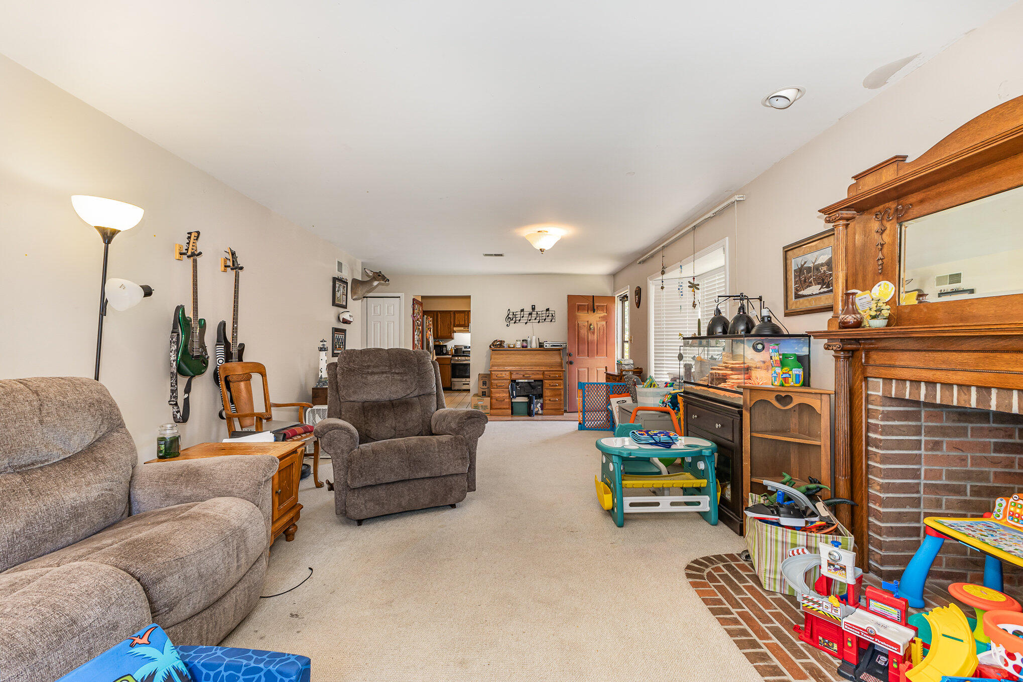 928 Woodhollow Drive
