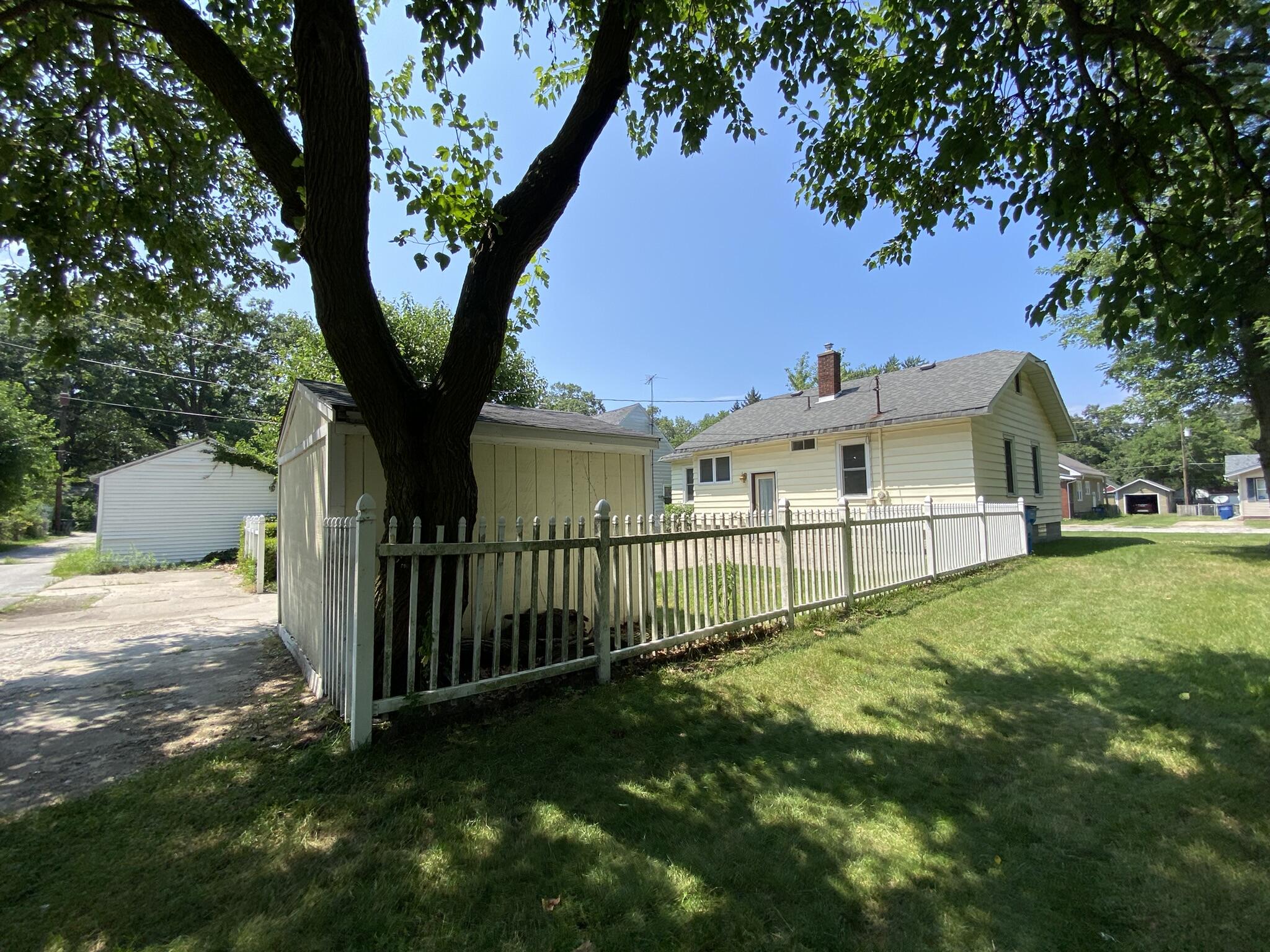 223 Springland Avenue