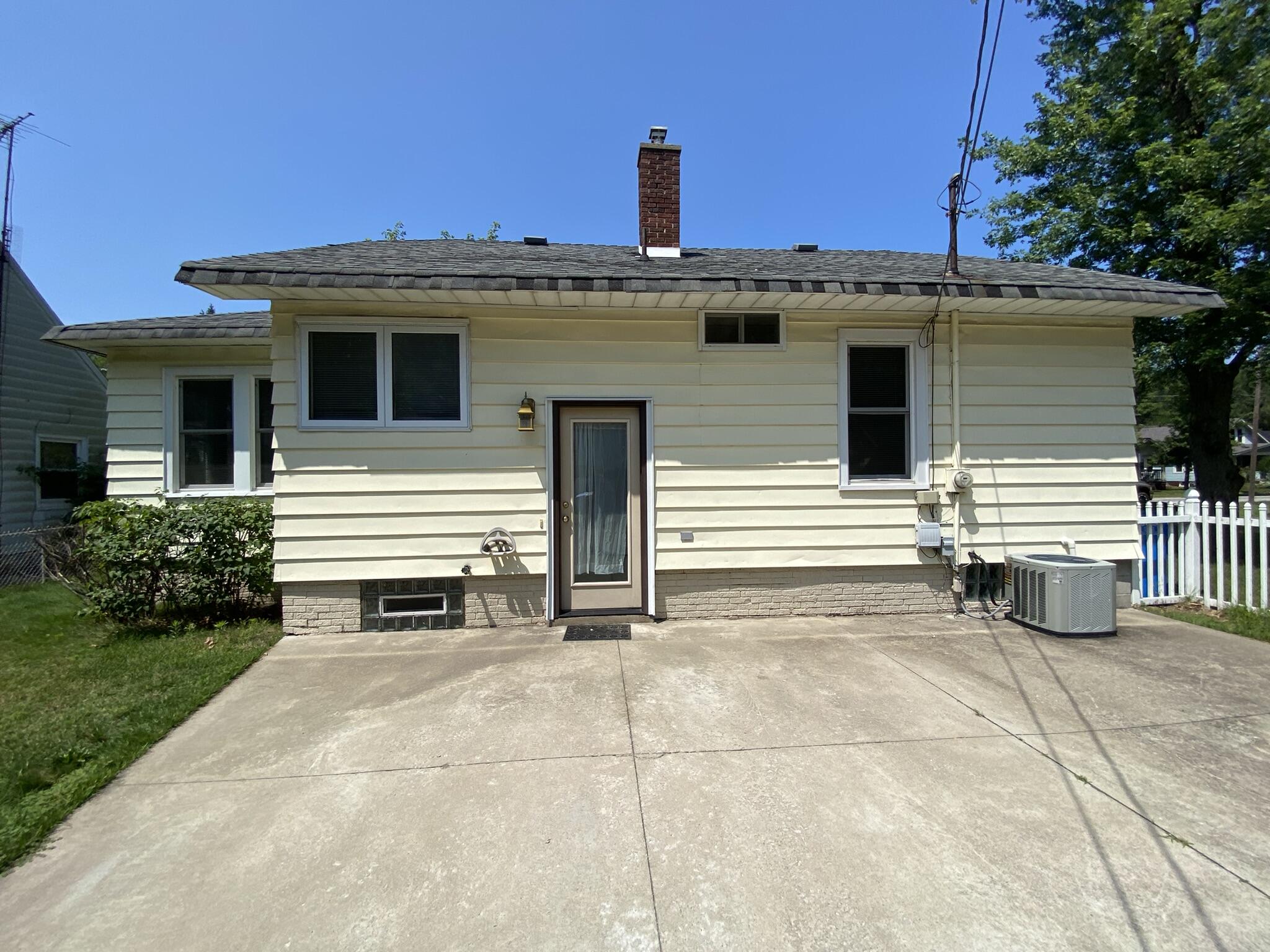 223 Springland Avenue