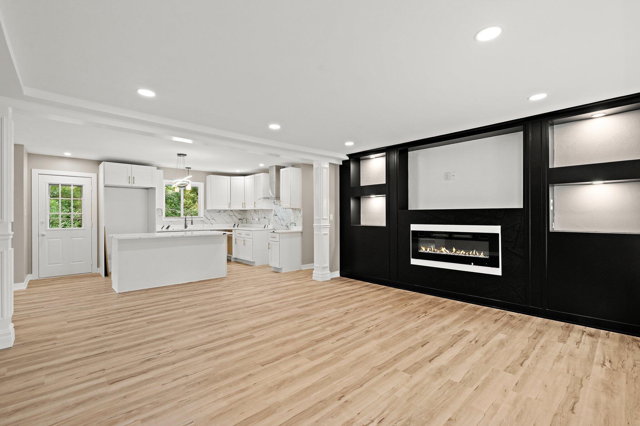 408 W 75th Place