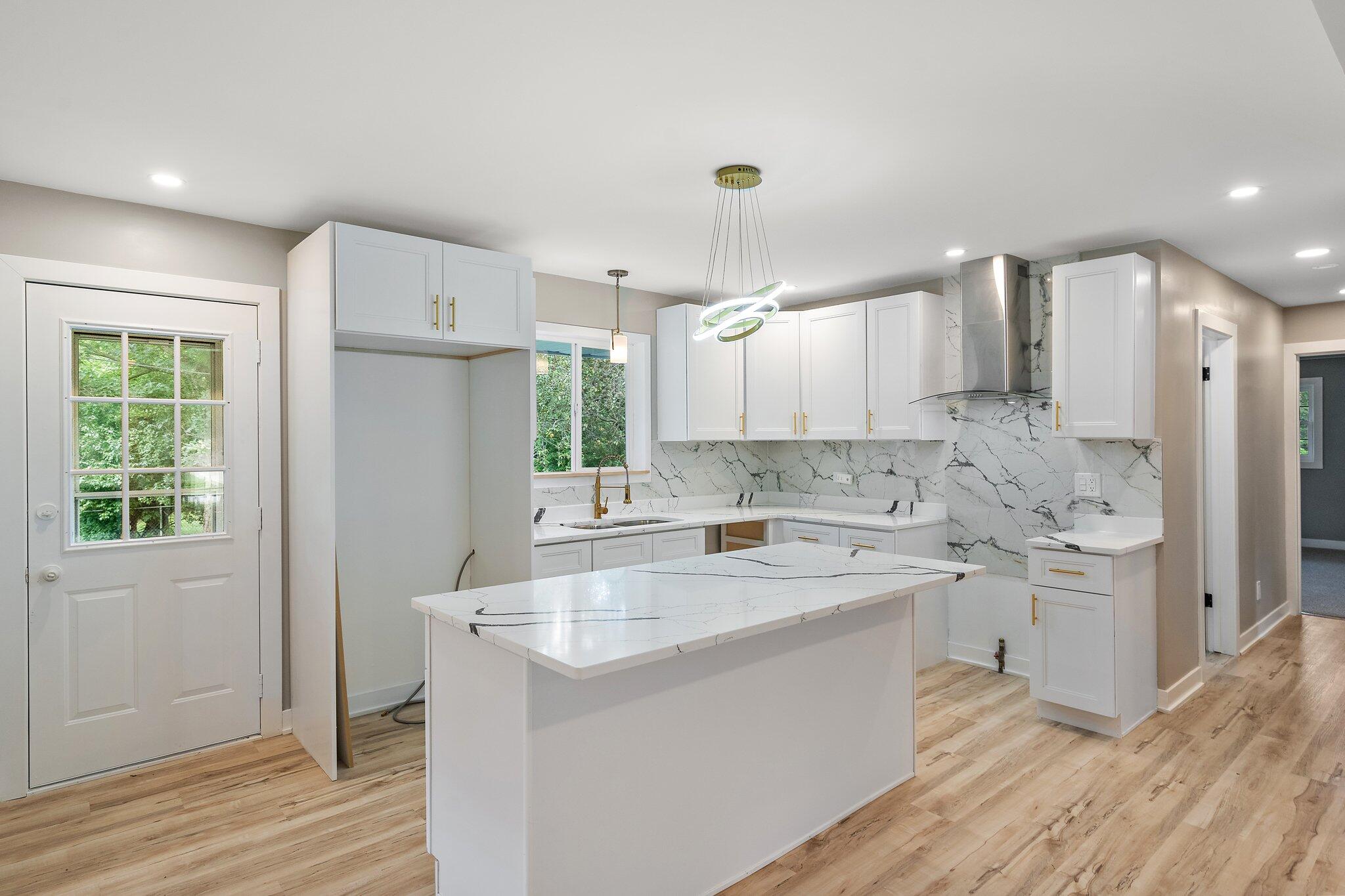 408 W 75th Place