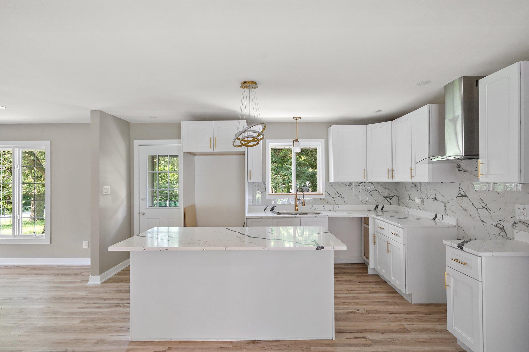 408 W 75th Place