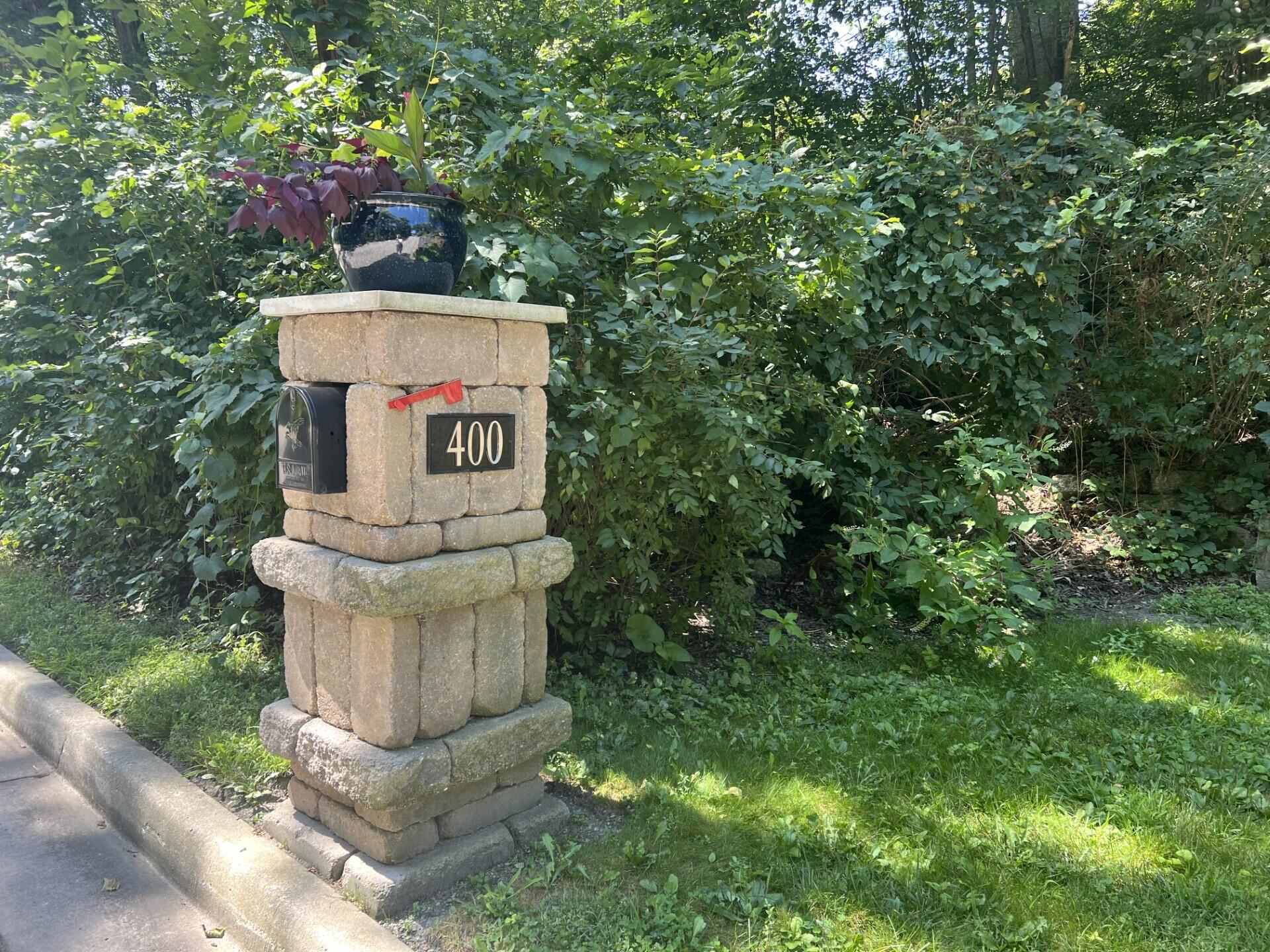 400 N Mineral Springs Road