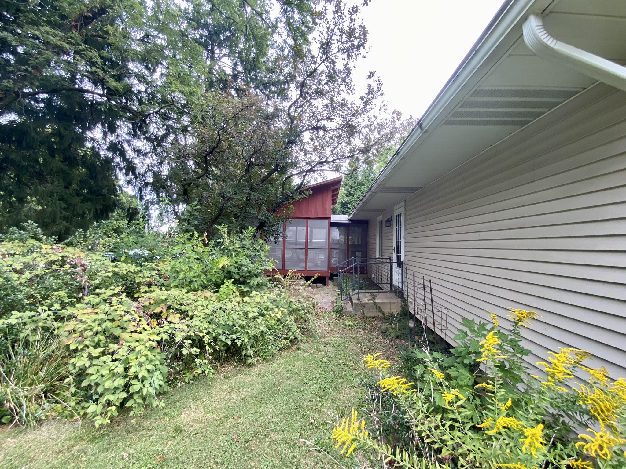 2702 Maplewood Avenue