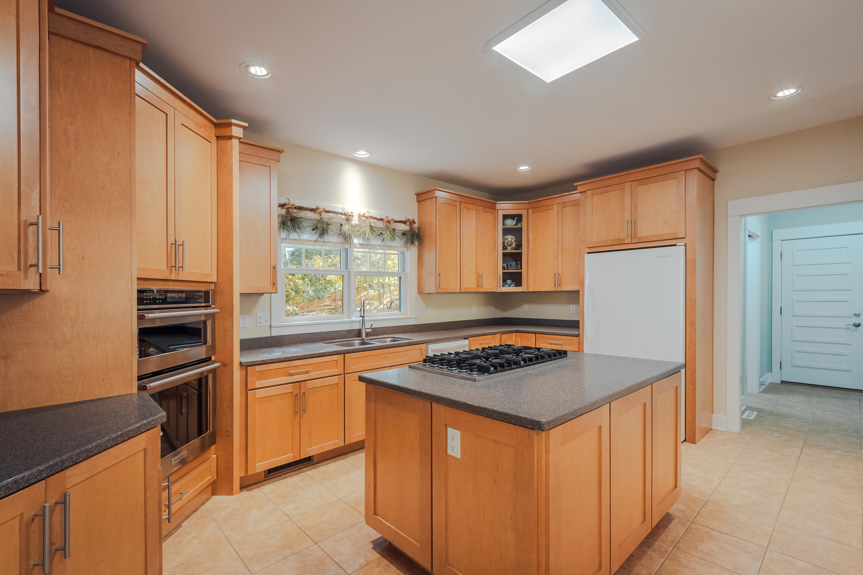 405 Sunnybrooke Court