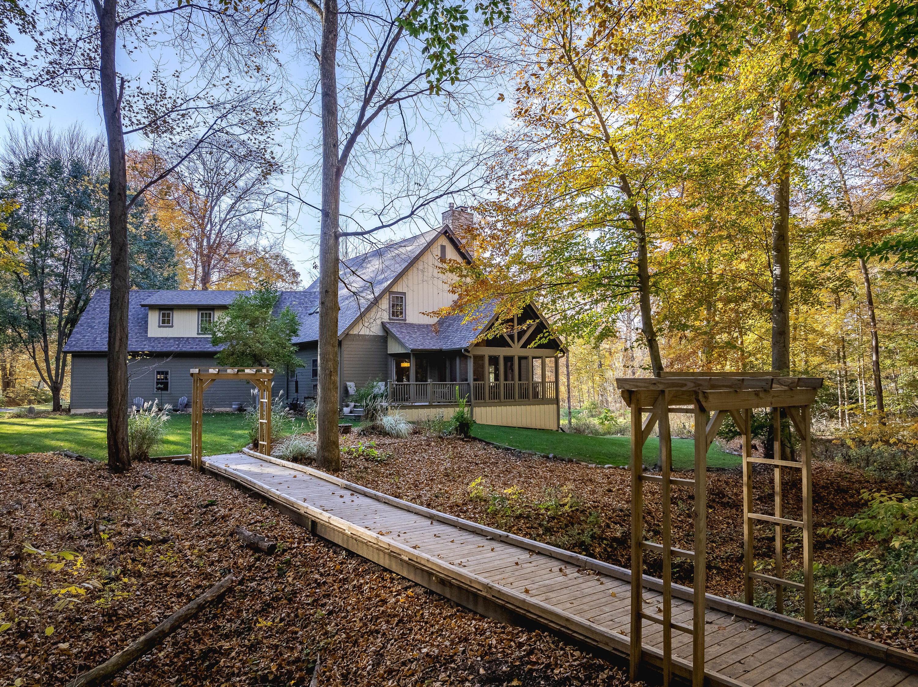 405 Sunnybrooke Court