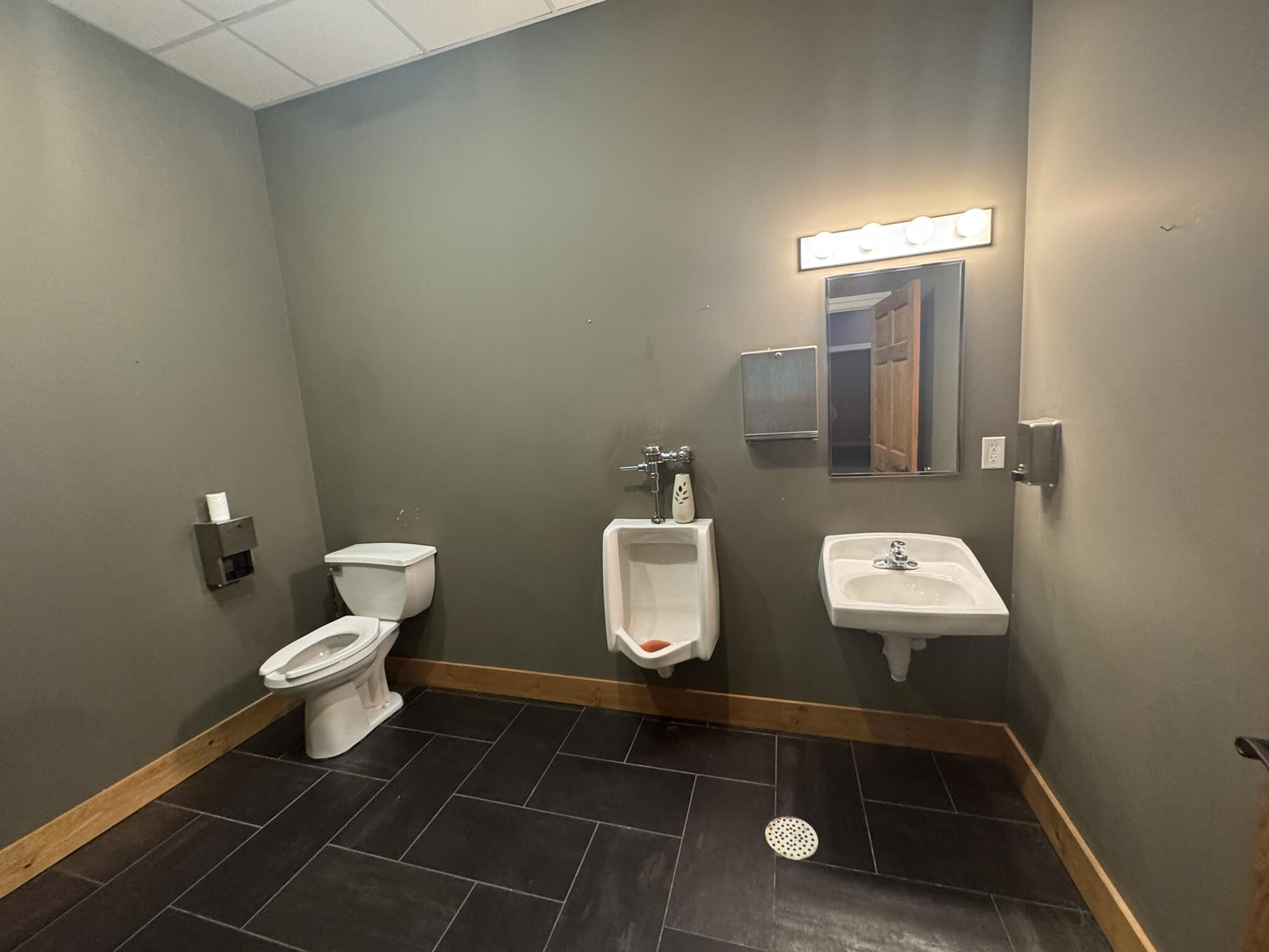 901 Calumet Avenue Unit: A