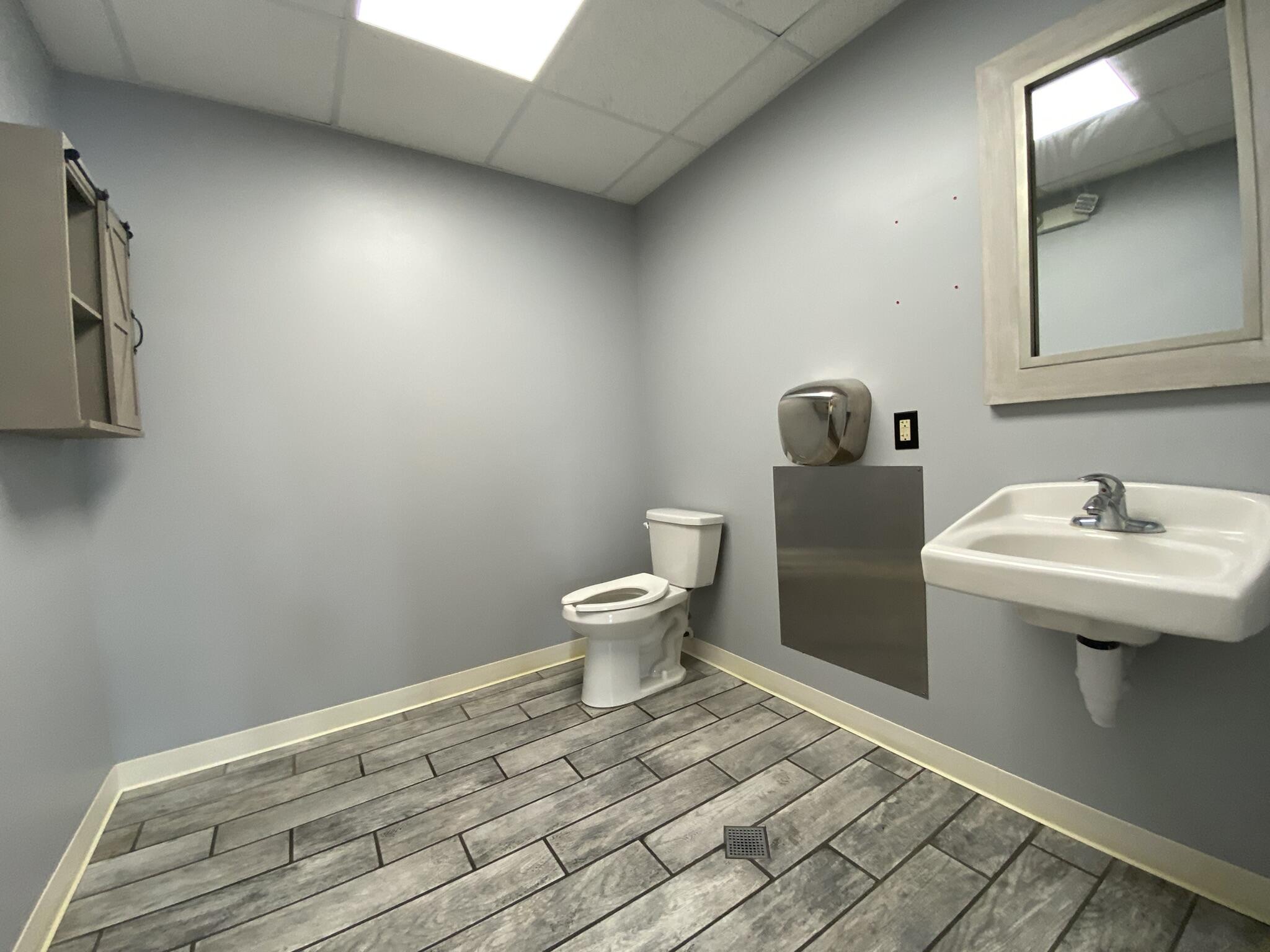 1703 Calumet Avenue Unit: F