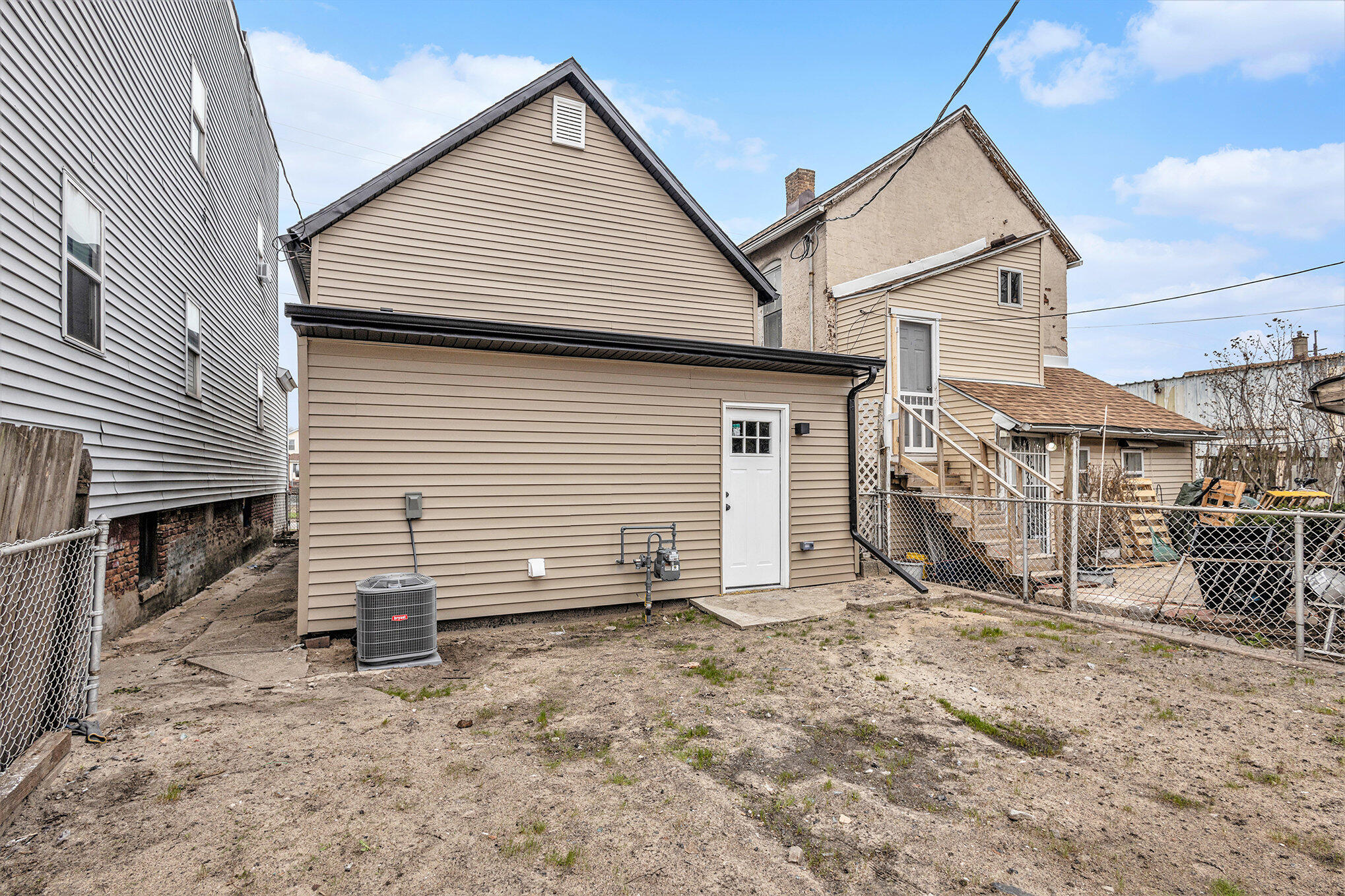 918 Willow Court