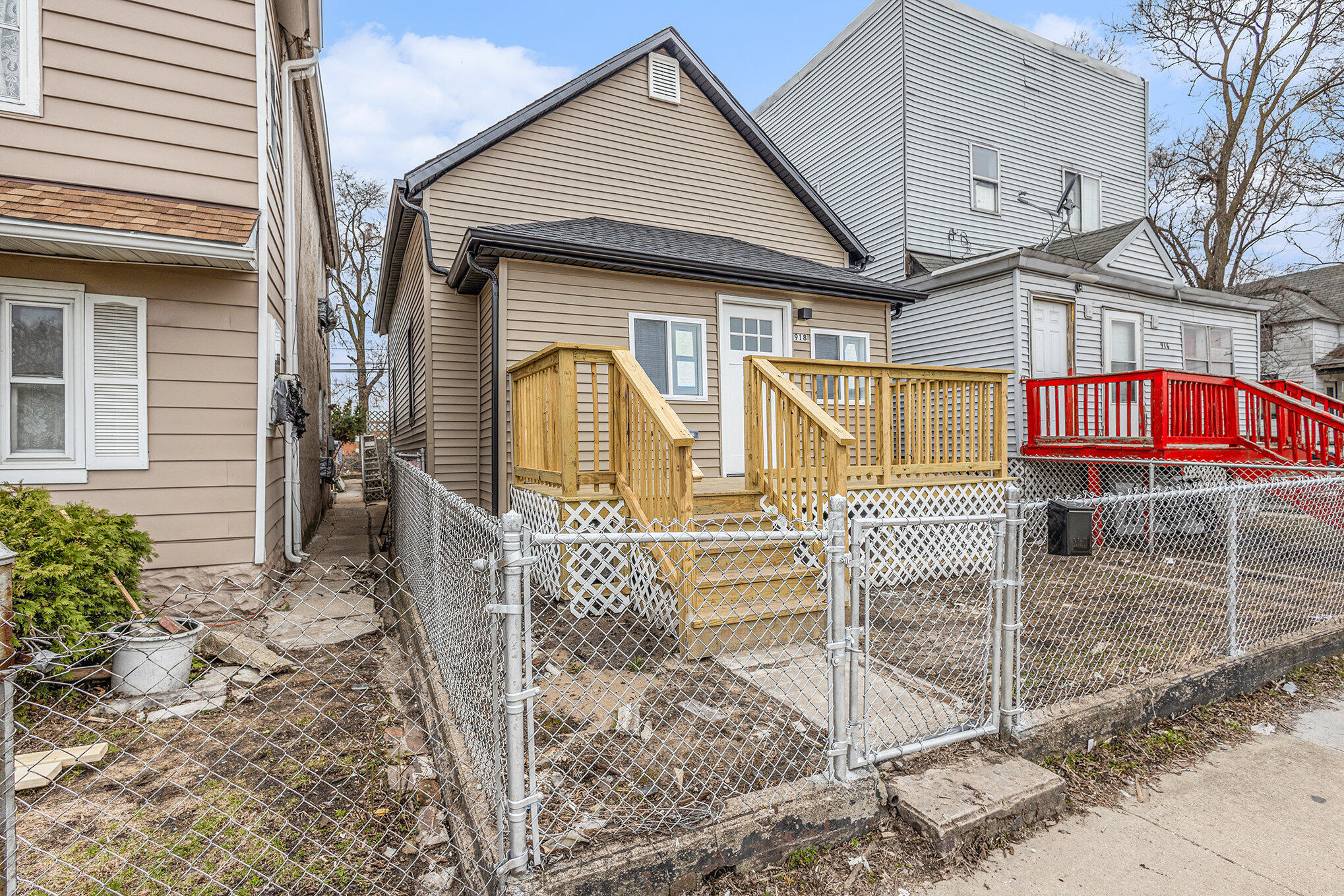 918 Willow Court