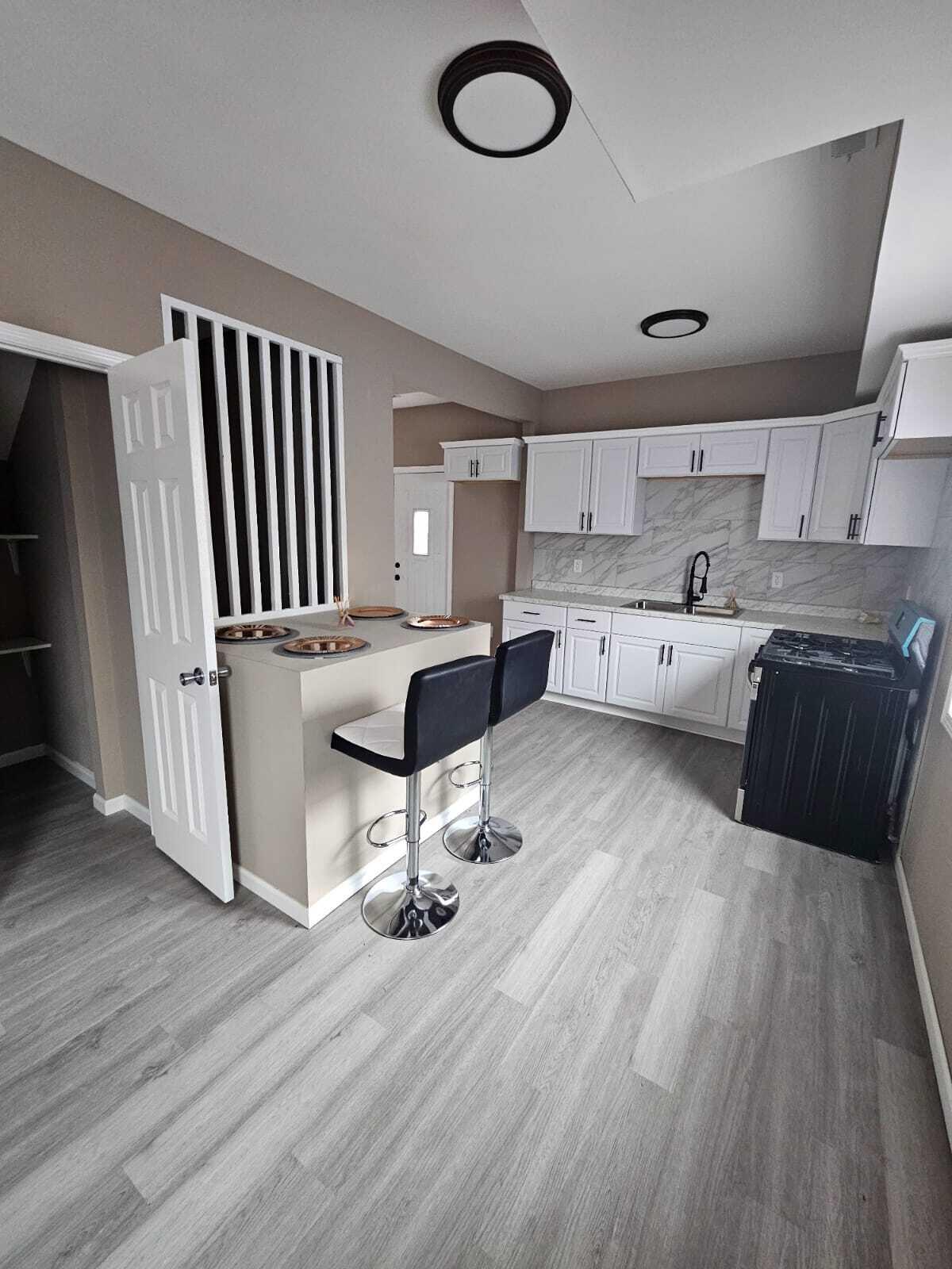 140 N Lindberg Street