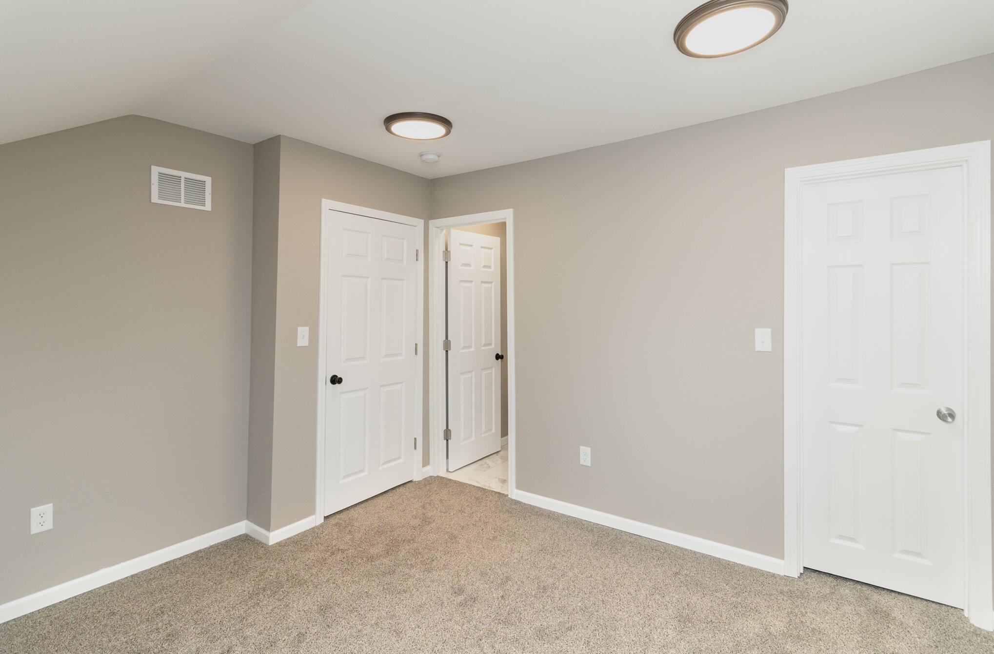 140 N Lindberg Street