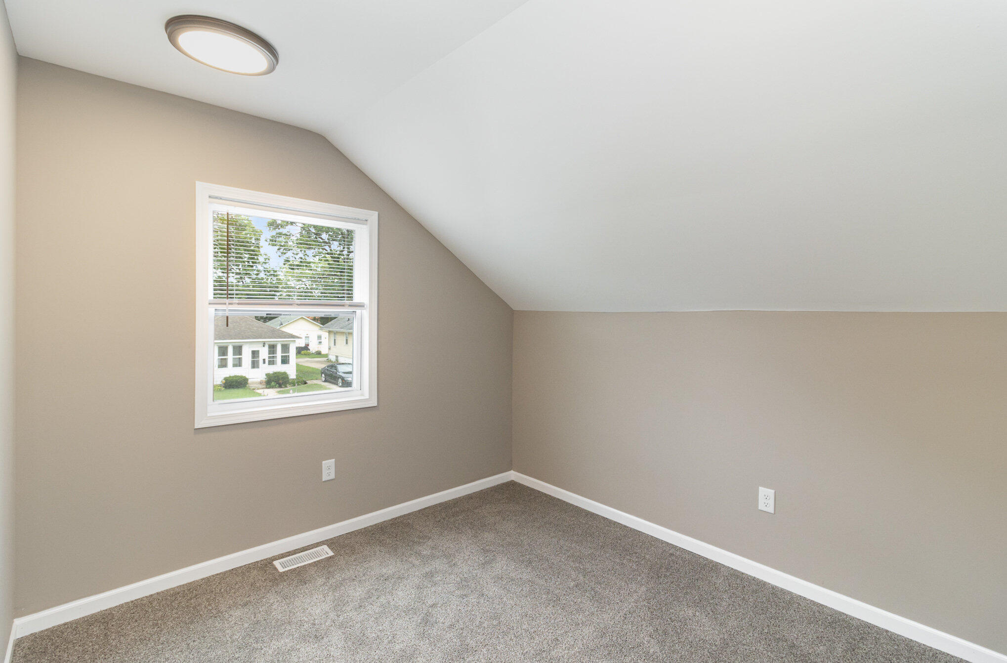 140 N Lindberg Street