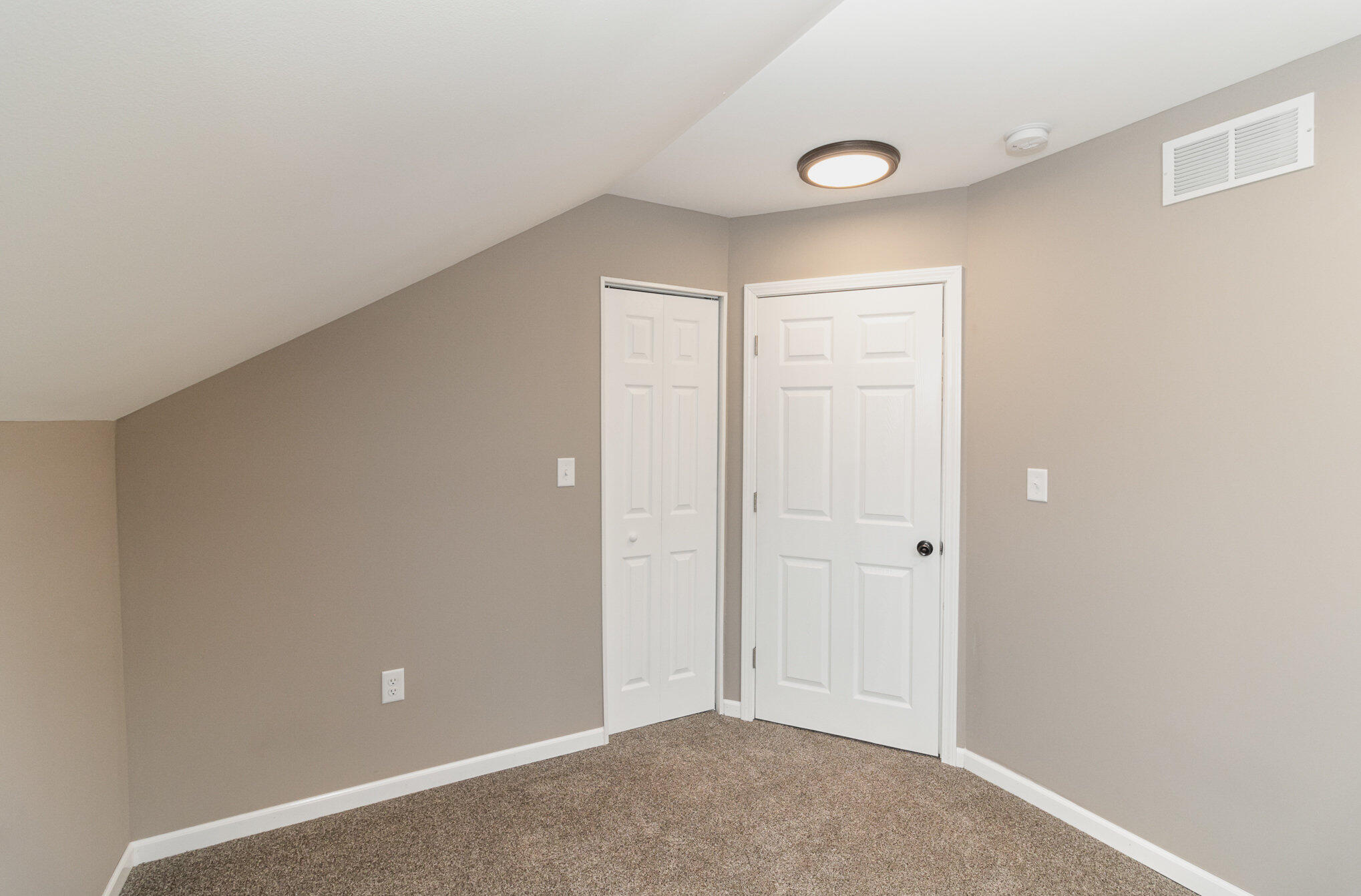 140 N Lindberg Street