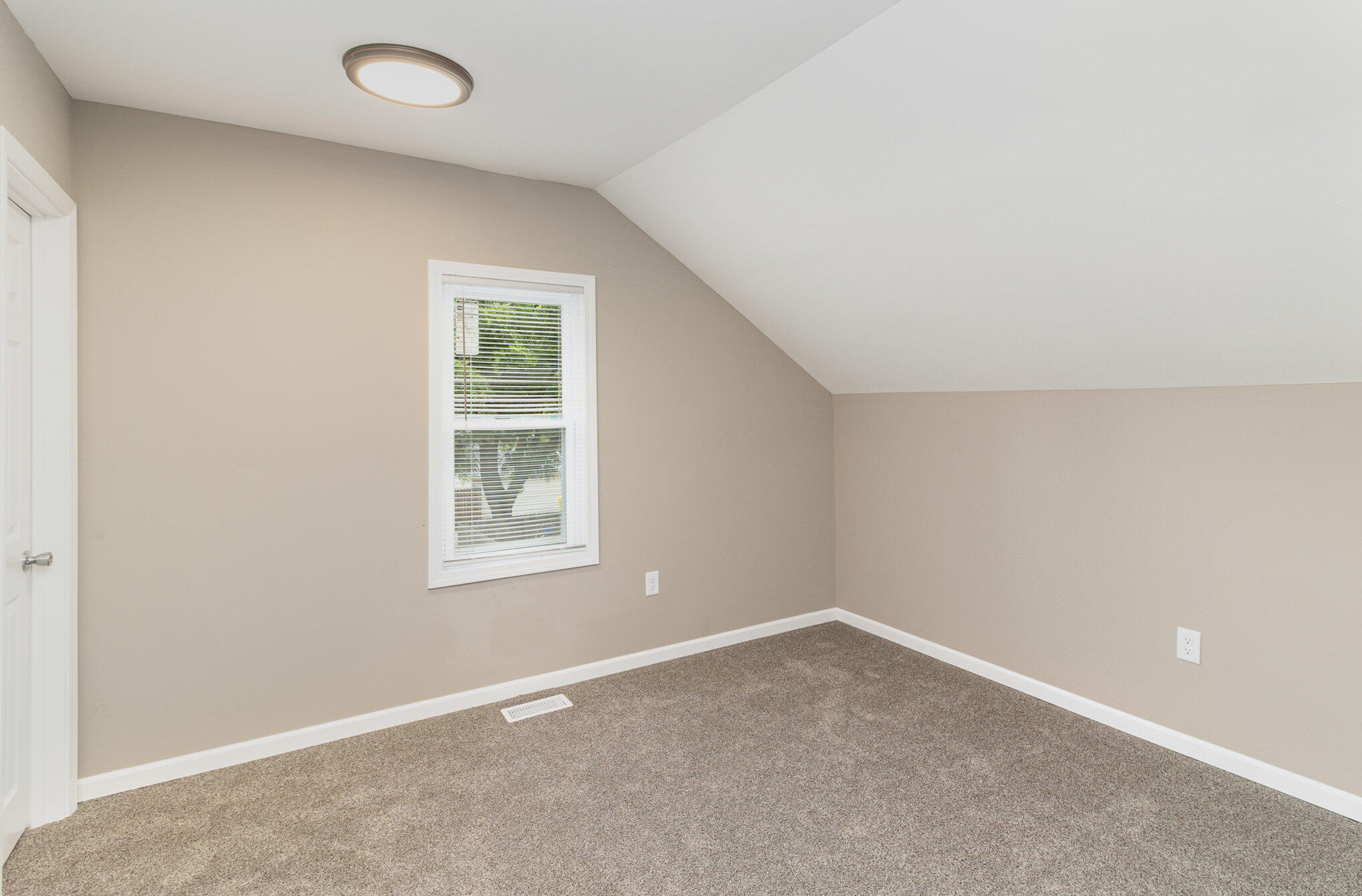 140 N Lindberg Street