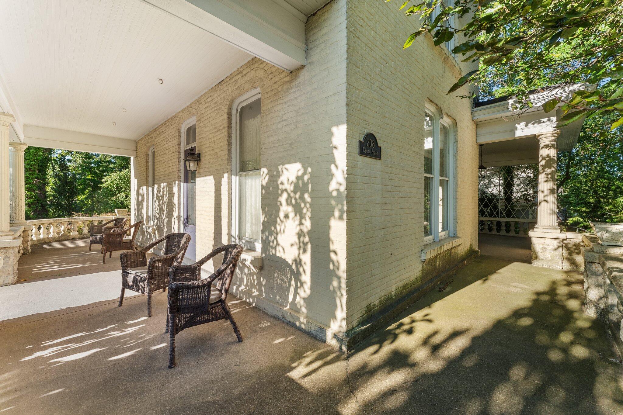 208 E Chicago Street