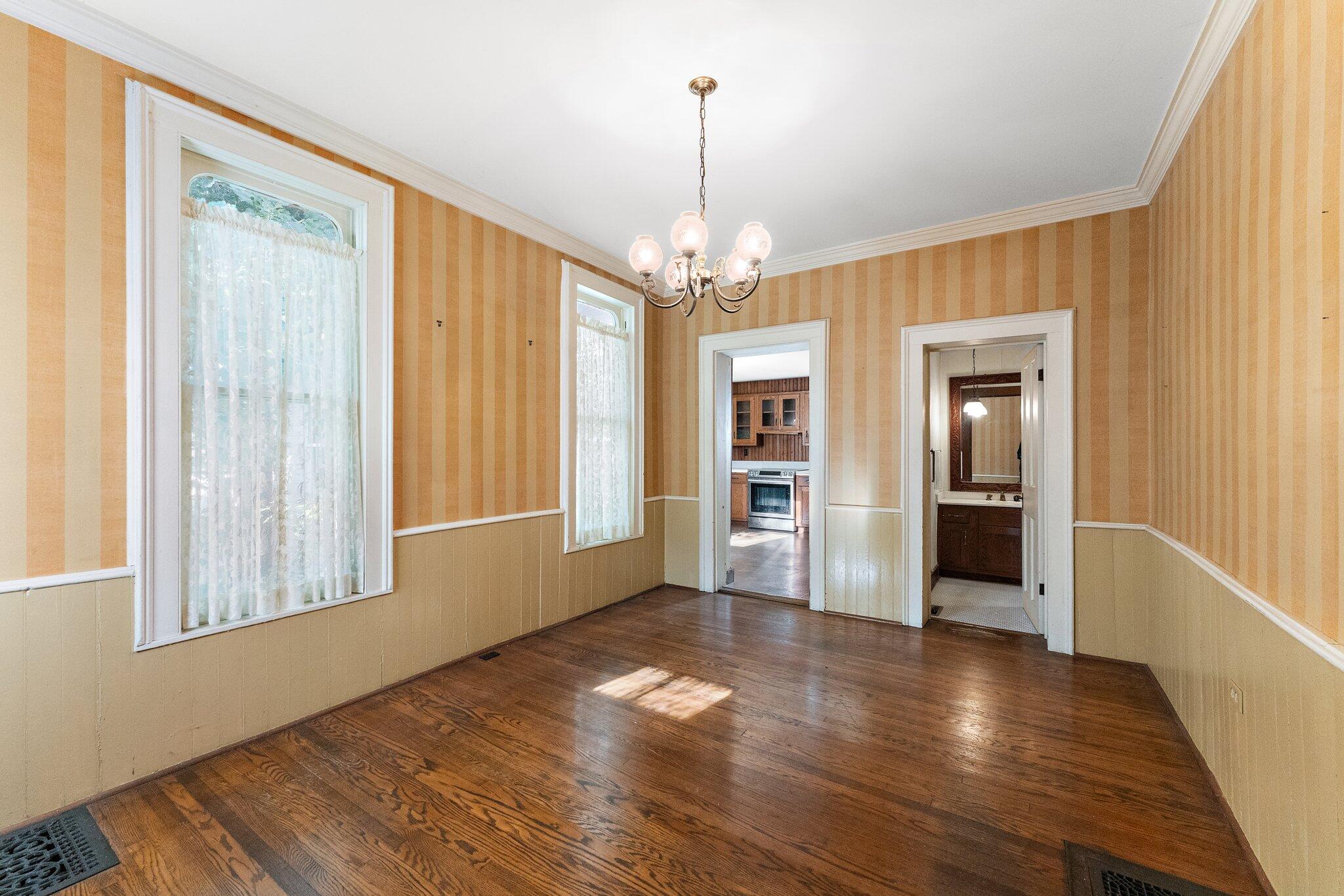 208 E Chicago Street