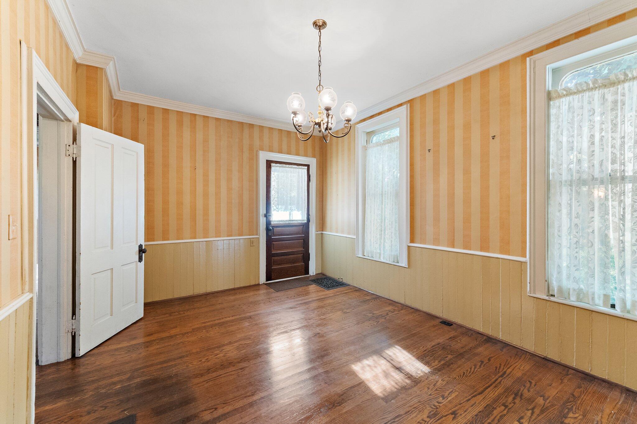 208 E Chicago Street