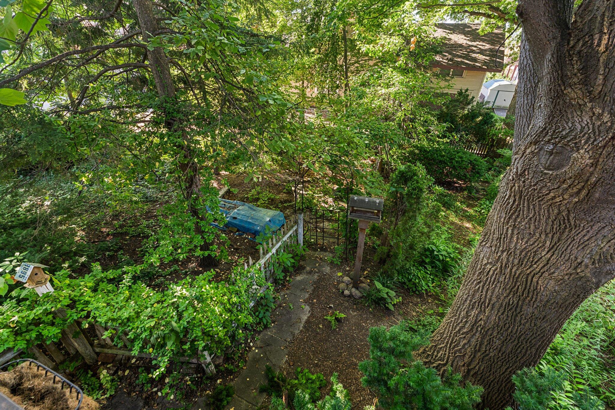 208 E Chicago Street