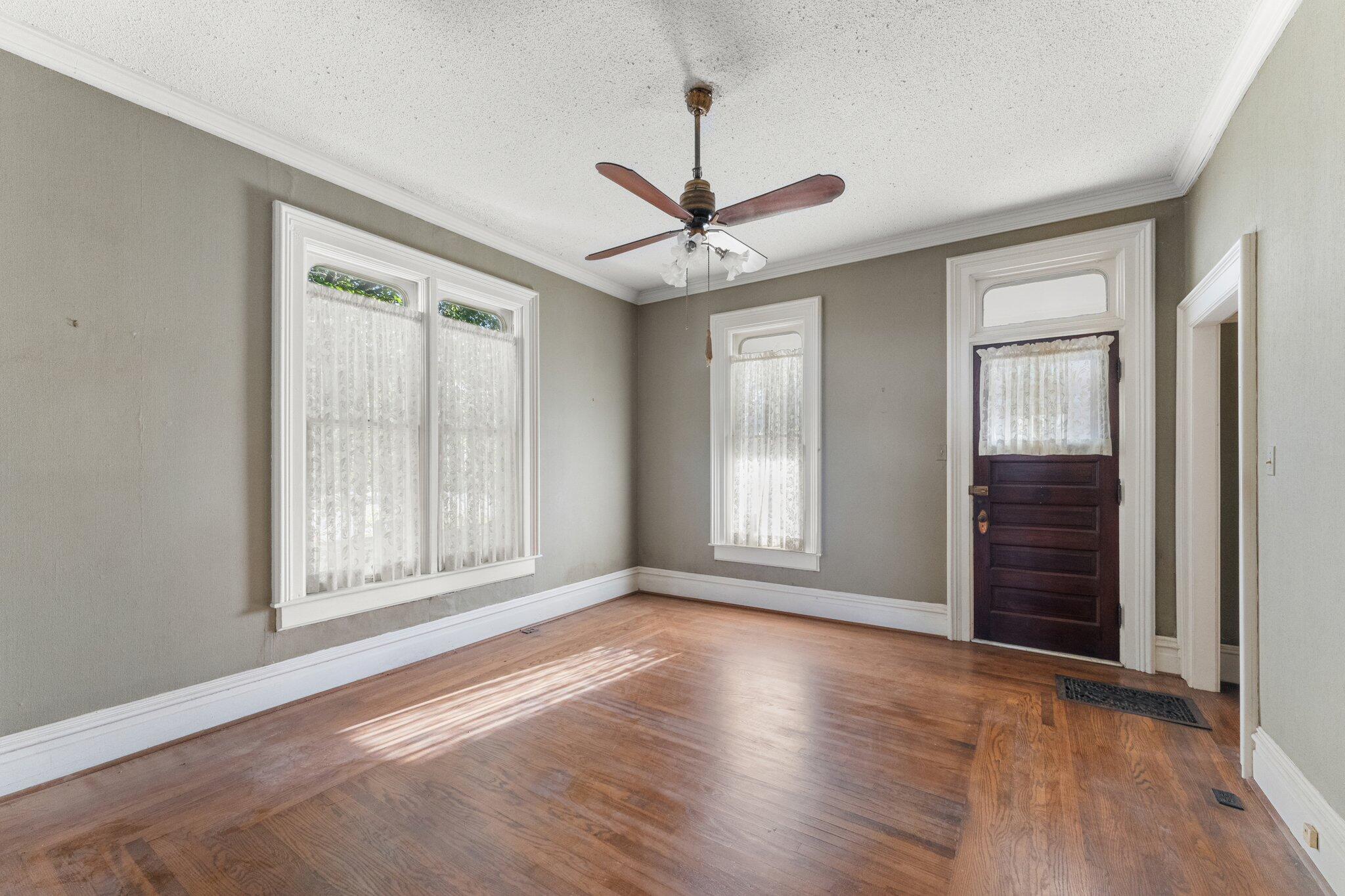 208 E Chicago Street