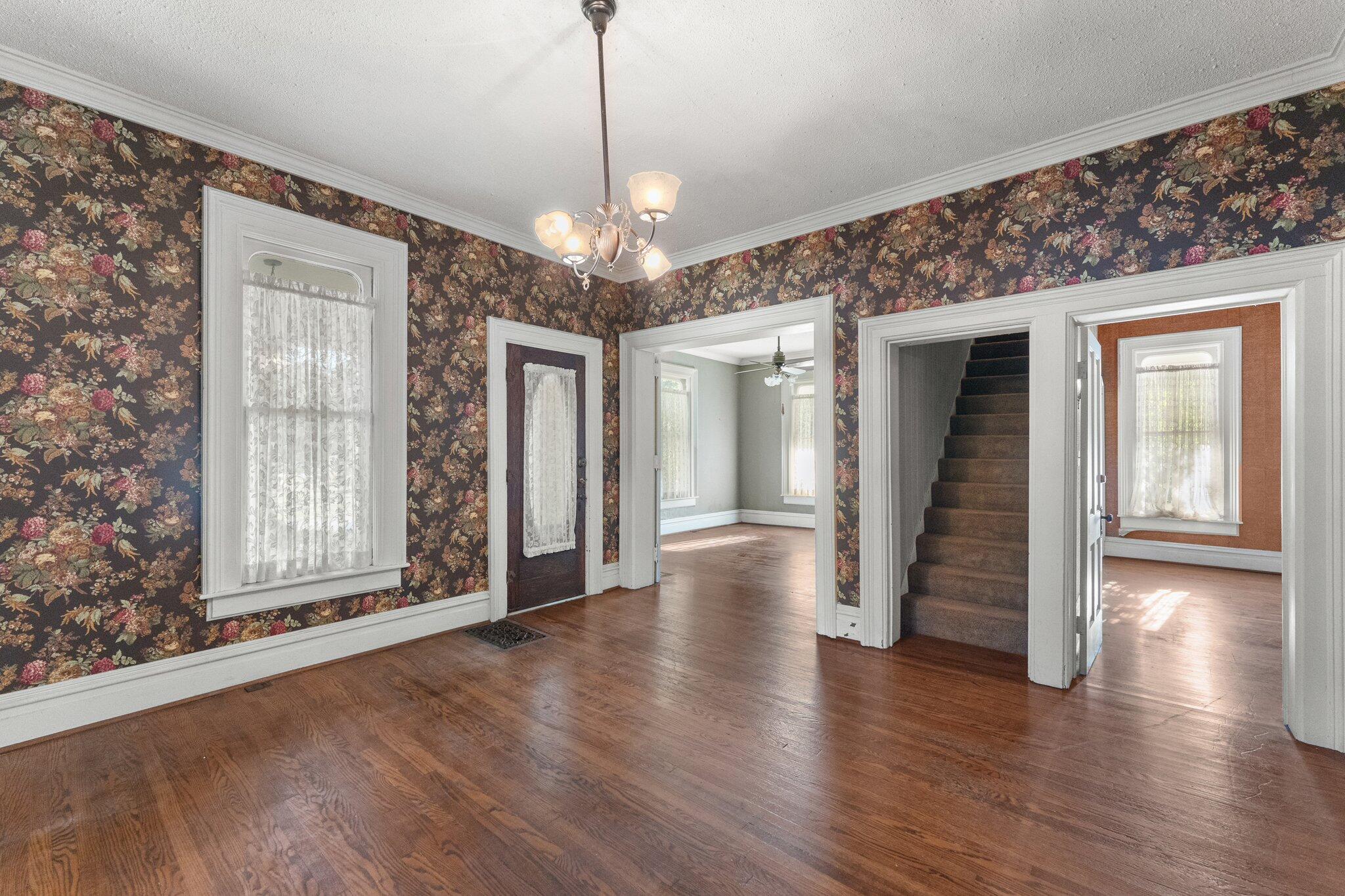 208 E Chicago Street