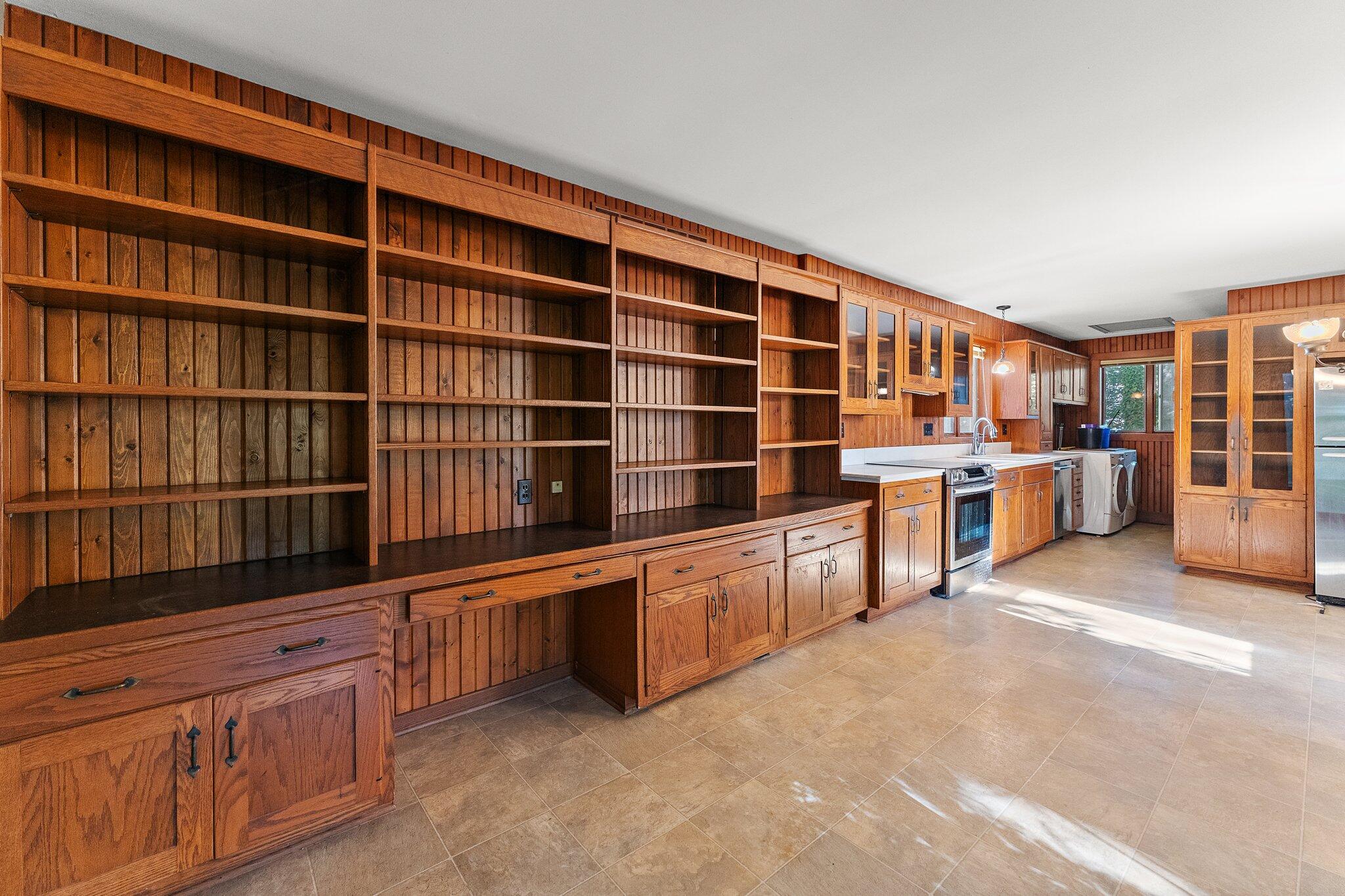 208 E Chicago Street