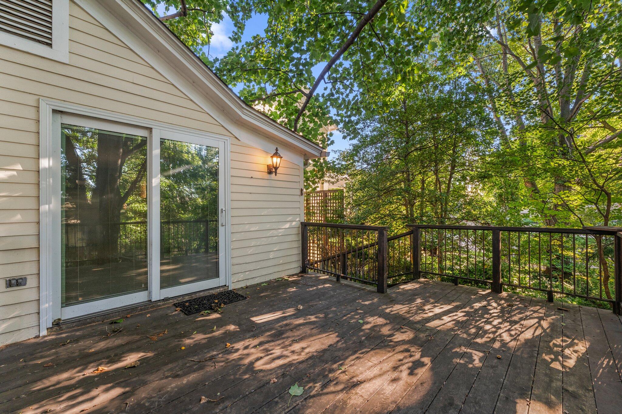 208 E Chicago Street