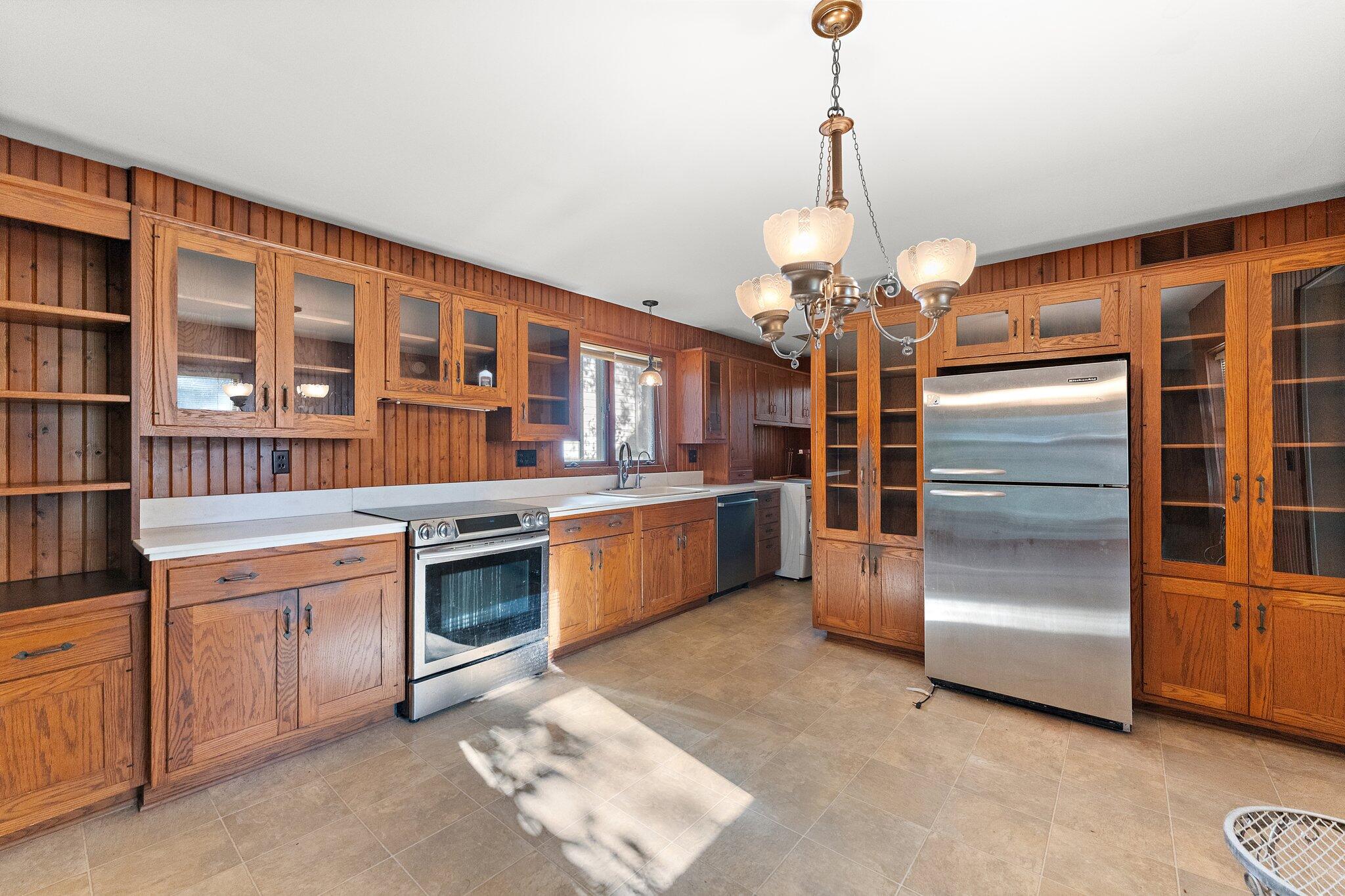 208 E Chicago Street