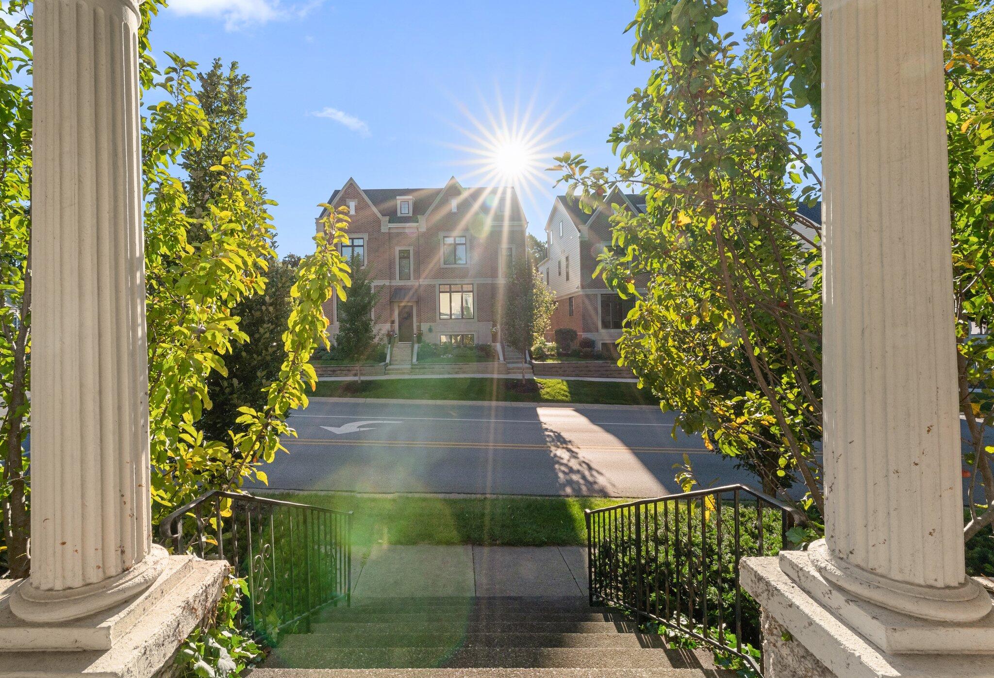 208 E Chicago Street