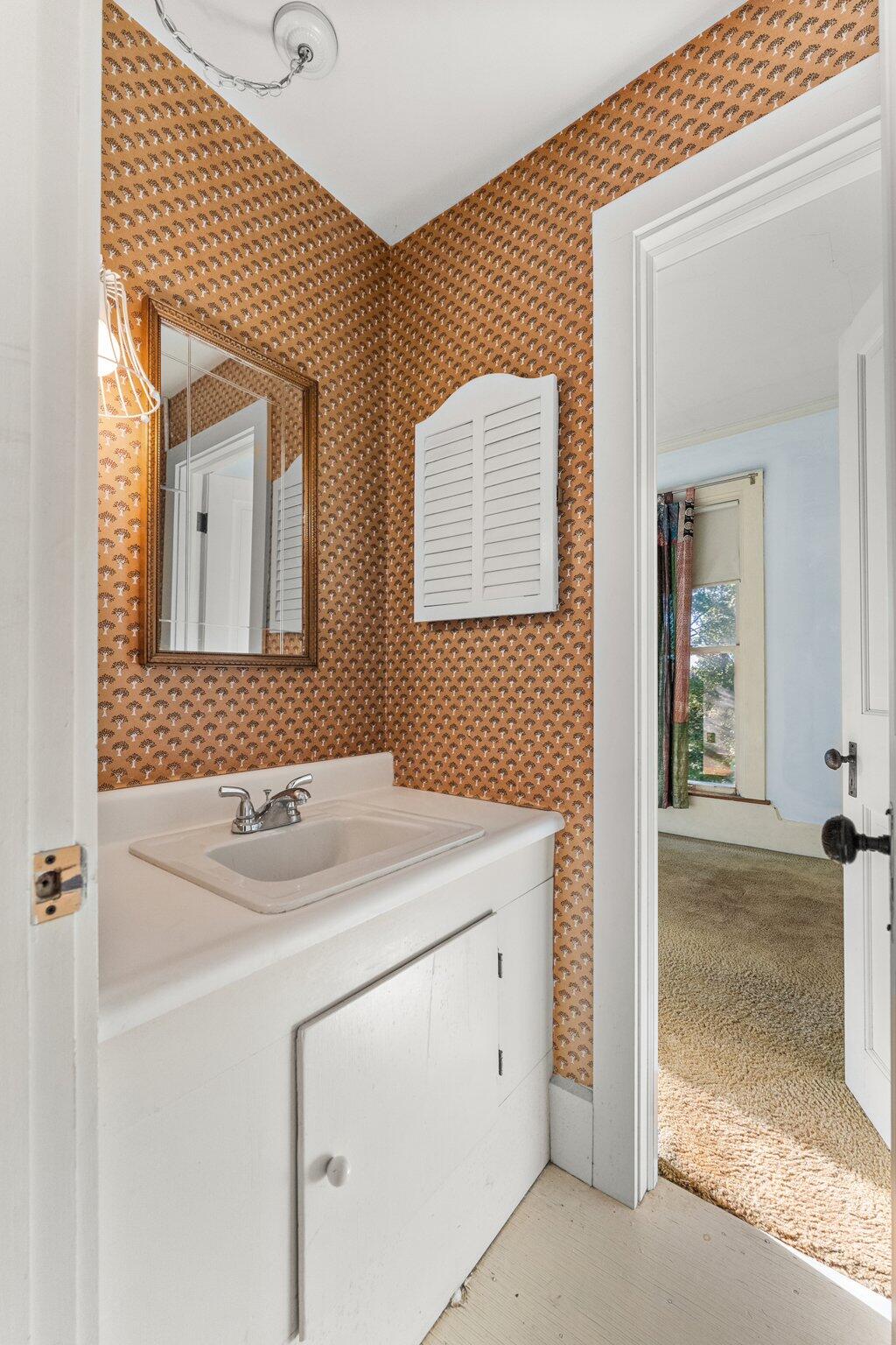 208 E Chicago Street