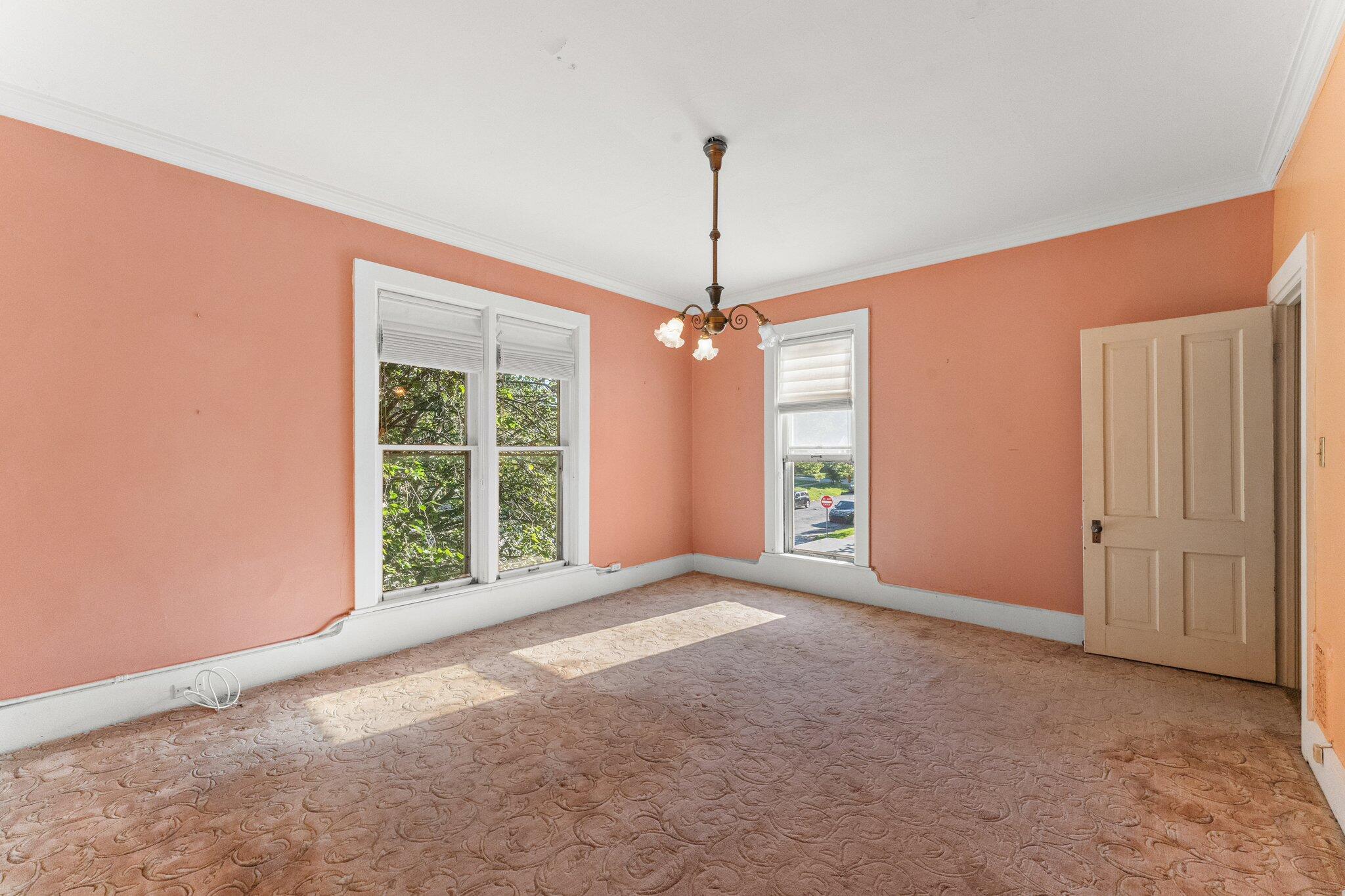 208 E Chicago Street