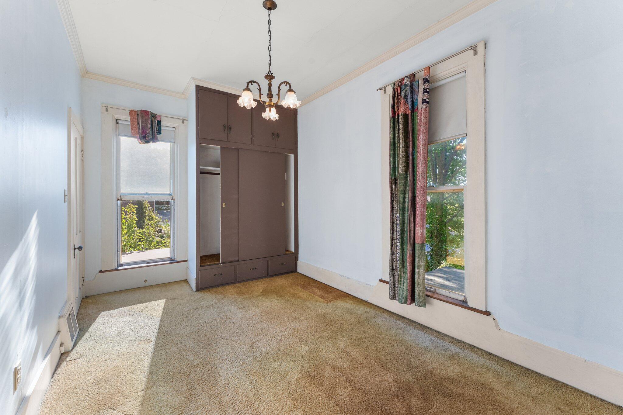 208 E Chicago Street