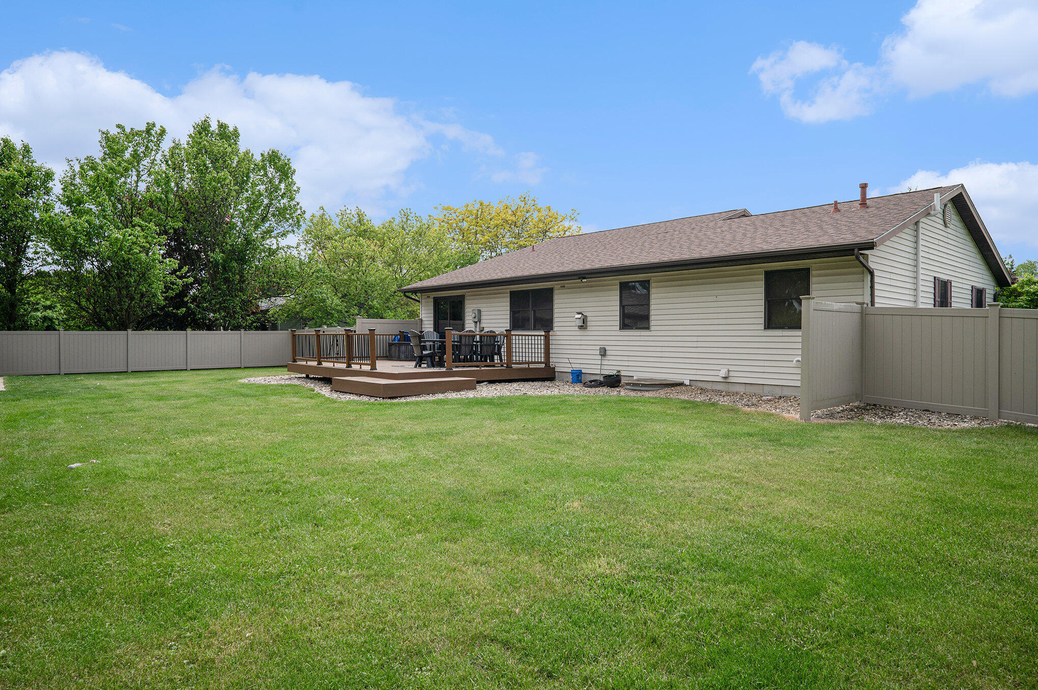 2611 S Edward Court