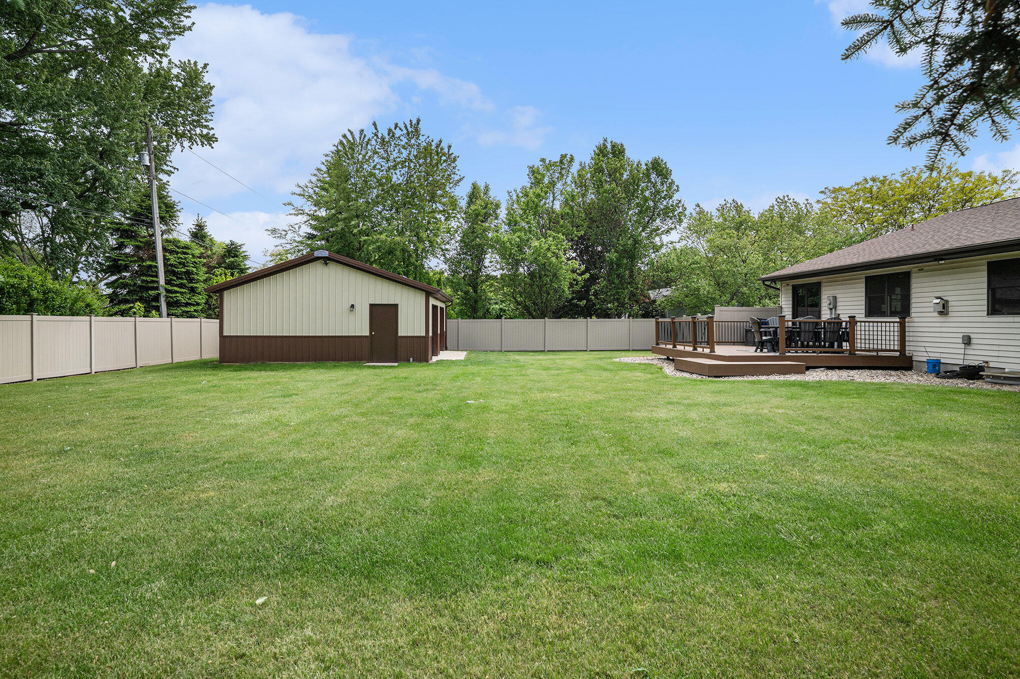2611 S Edward Court