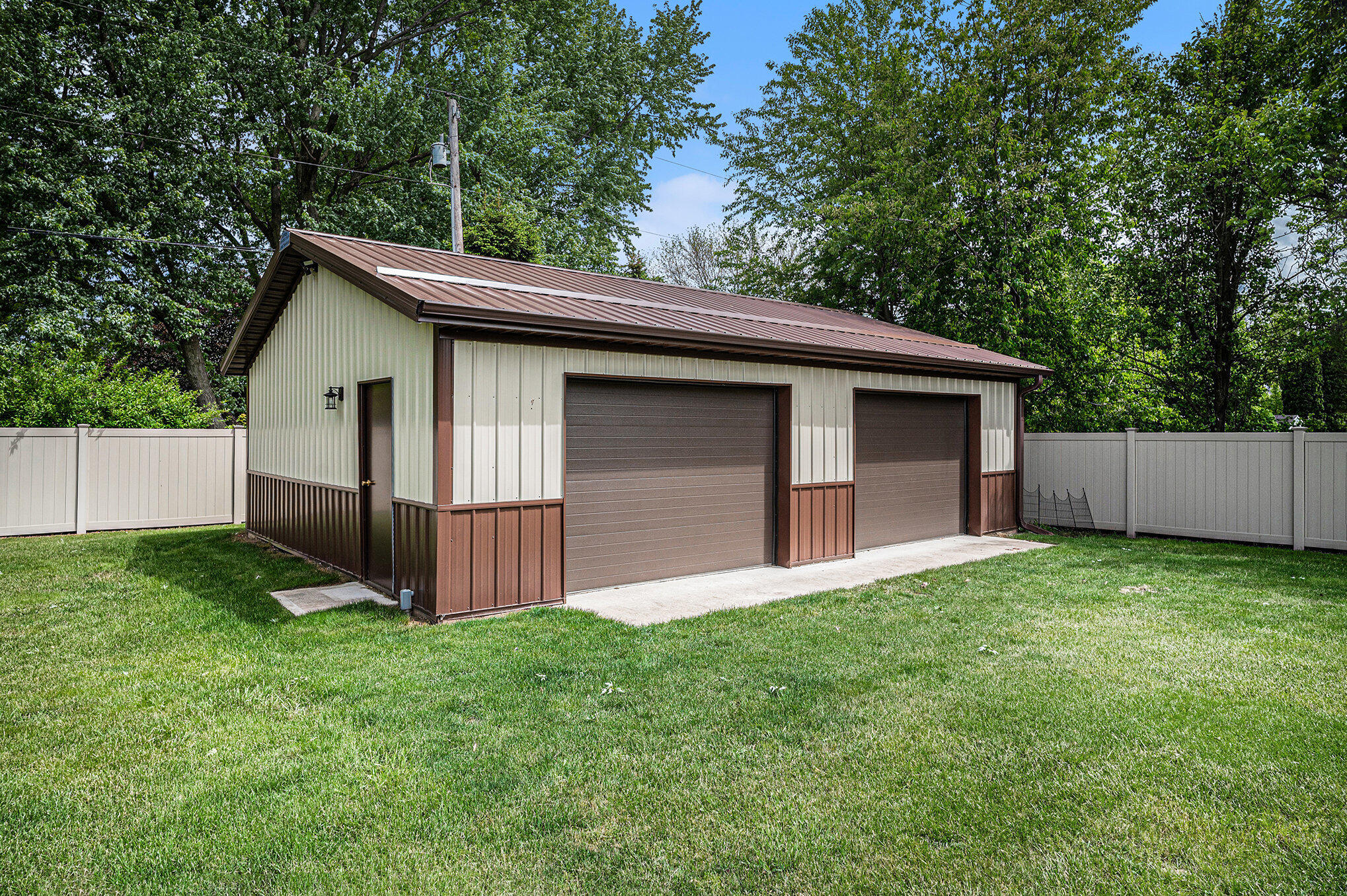 2611 S Edward Court